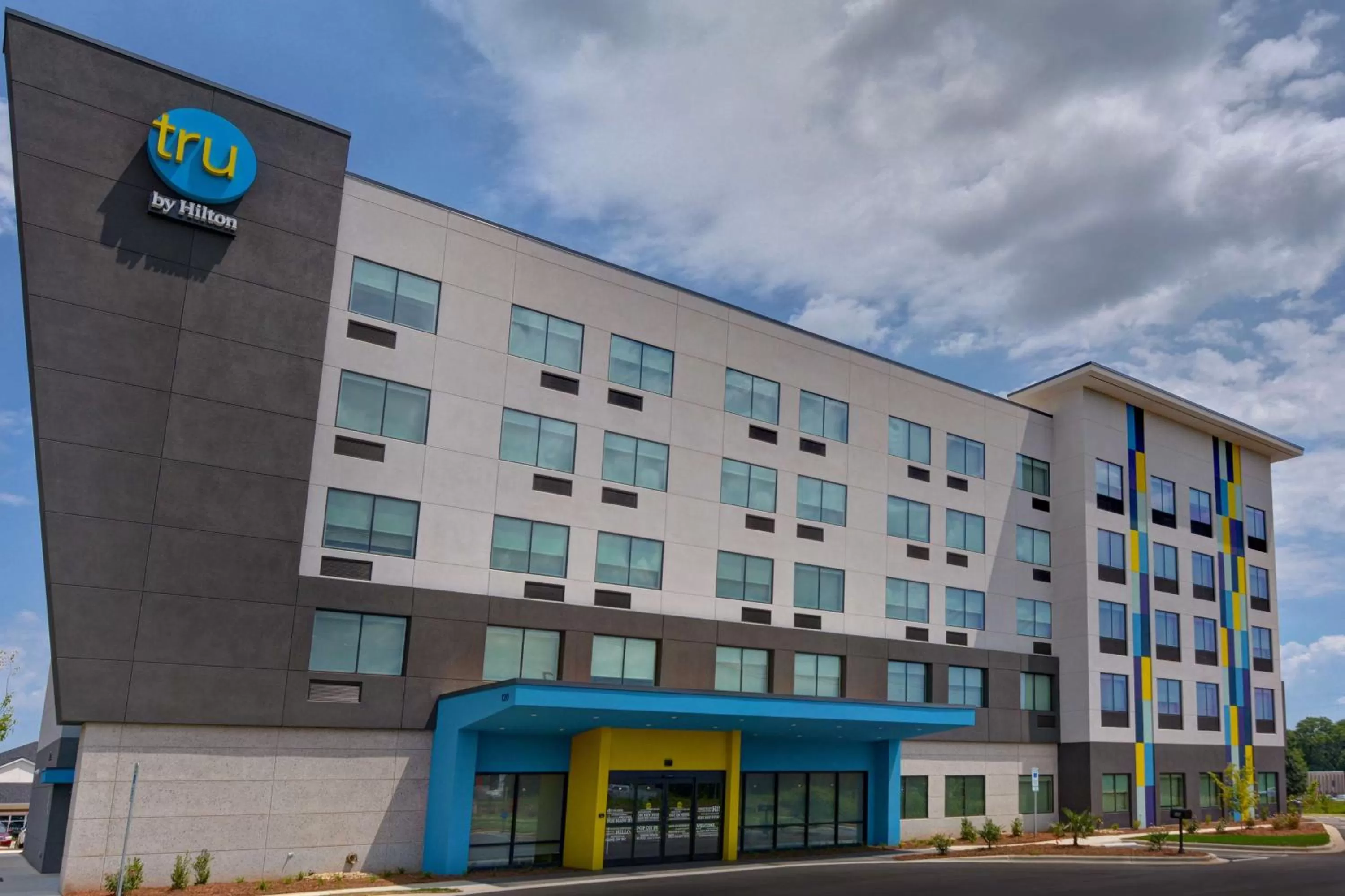 Property building in Tru By Hilton Fort Mill, Sc