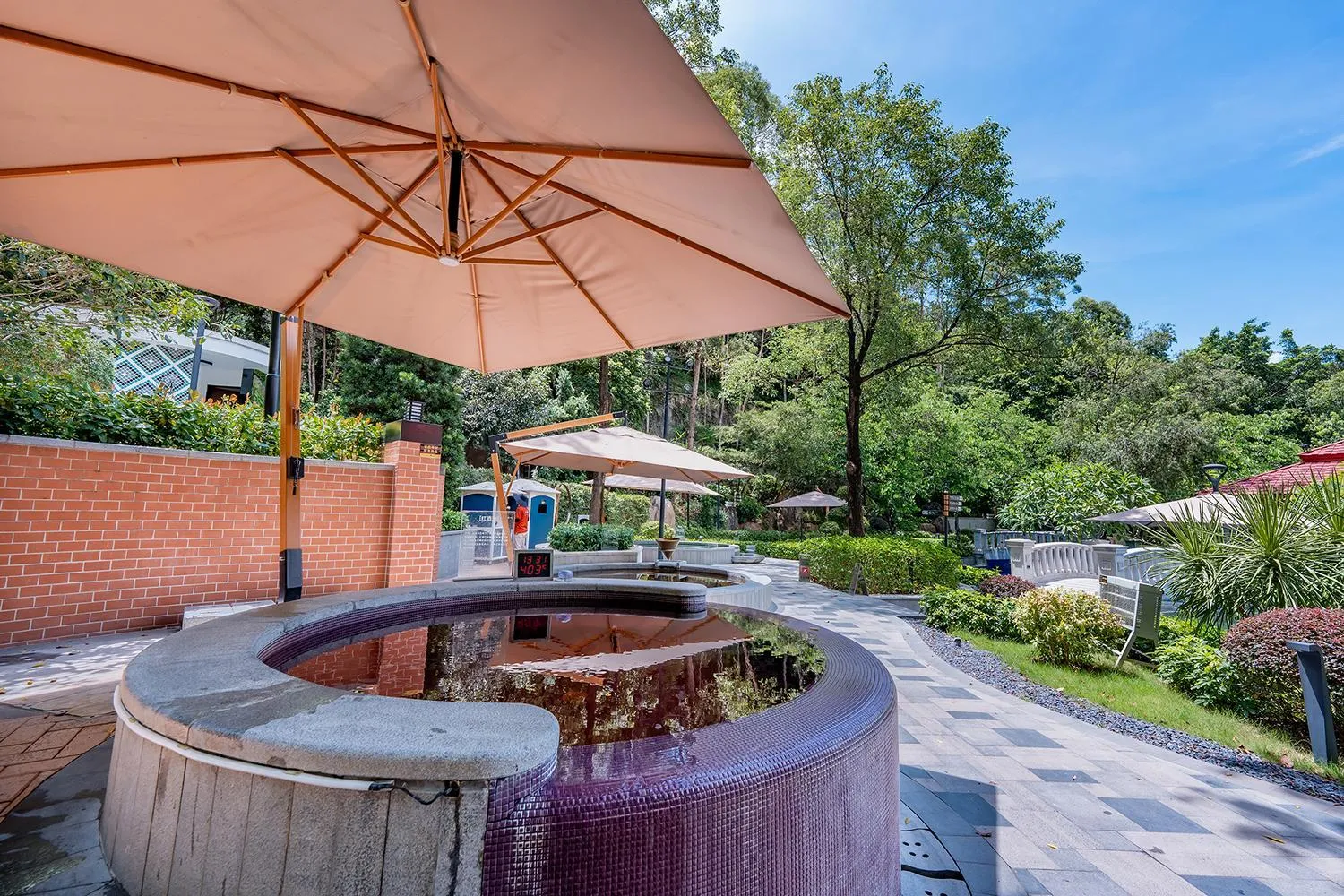 Hot Spring Bath in Good View Hotel Tangxia - 15 mins drive from Dongguan South Railway Station