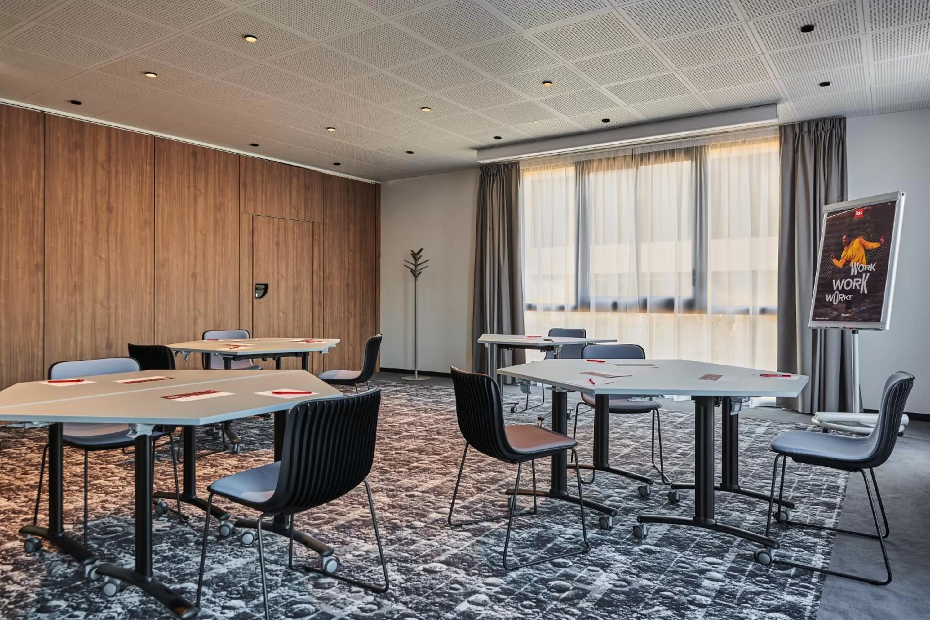 Meeting/conference room in Ibis Montlhery Paris Sud