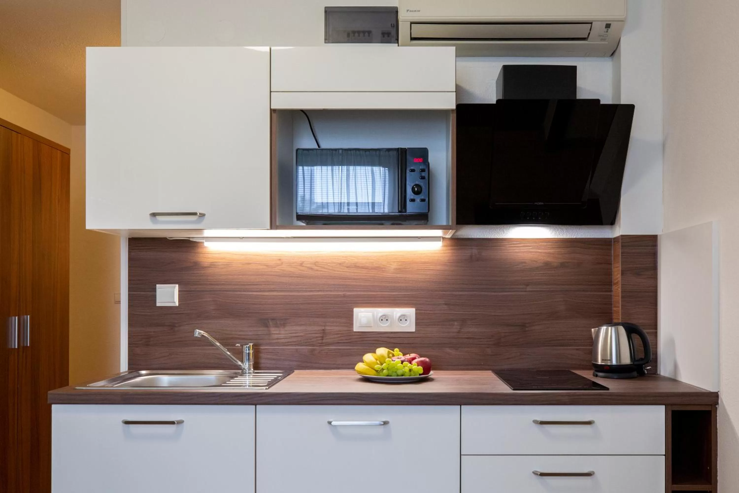 Coffee/tea facilities in WX Hotel