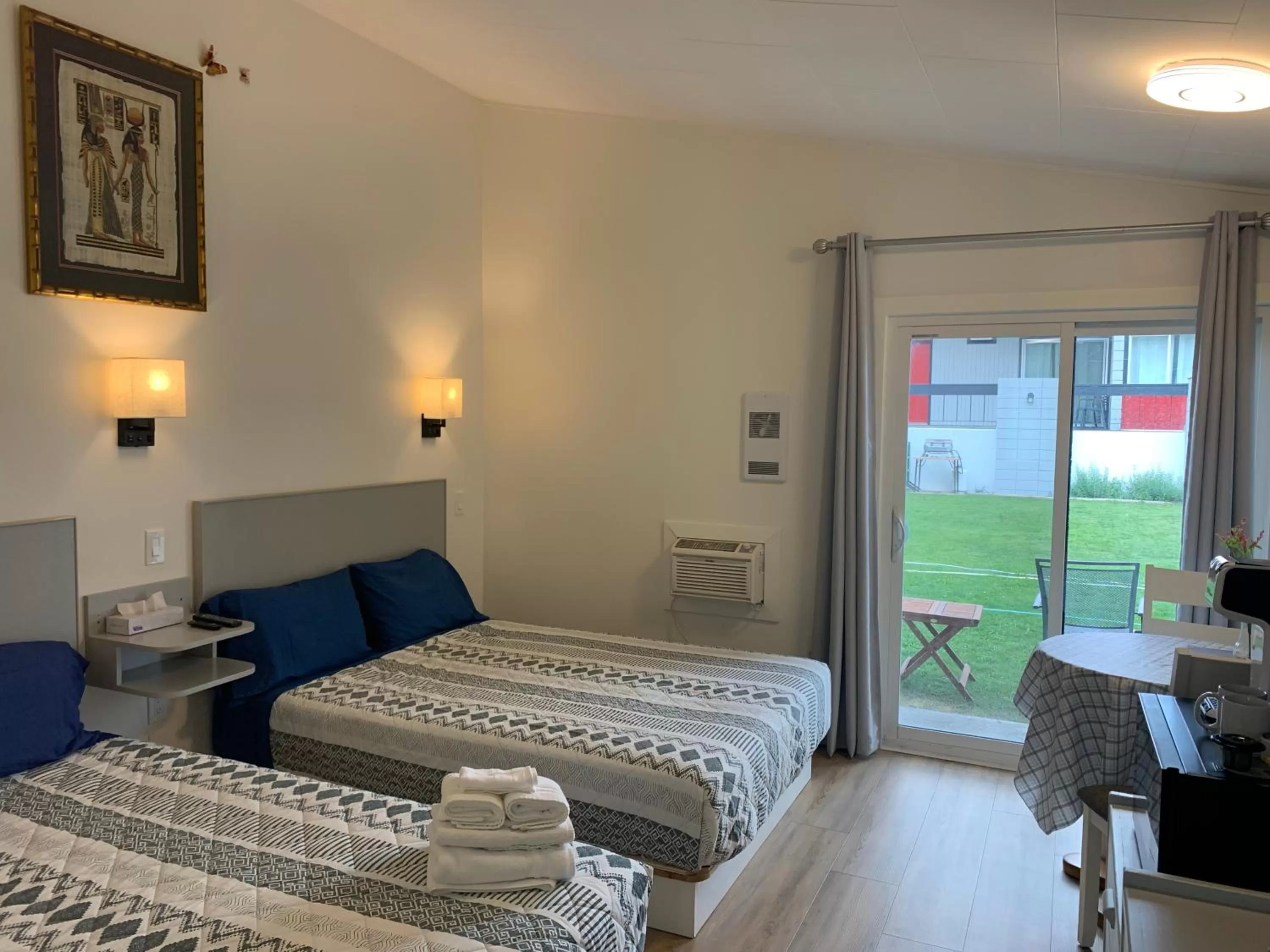 Bed in Destination Inn Cache Creek