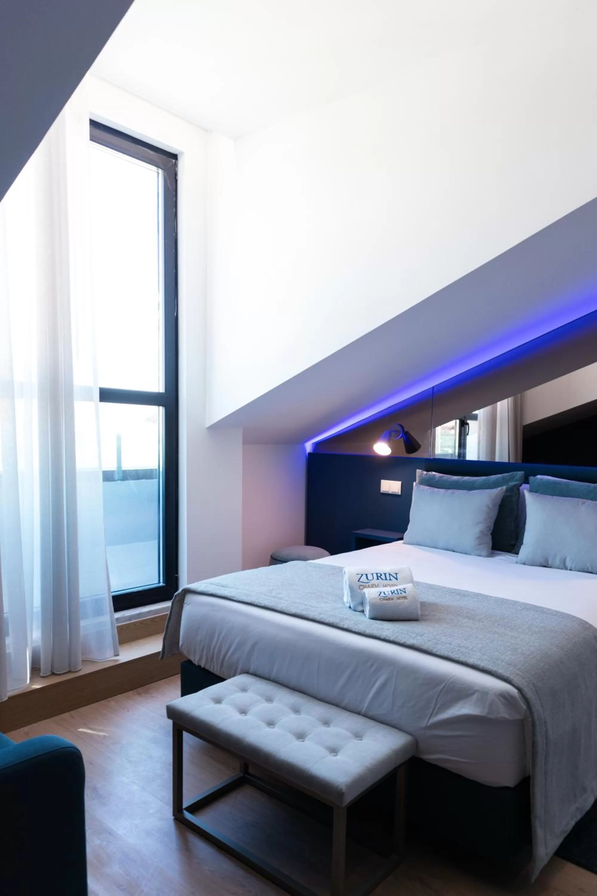 Photo of the whole room, Bed in Zurin Charm Hotel