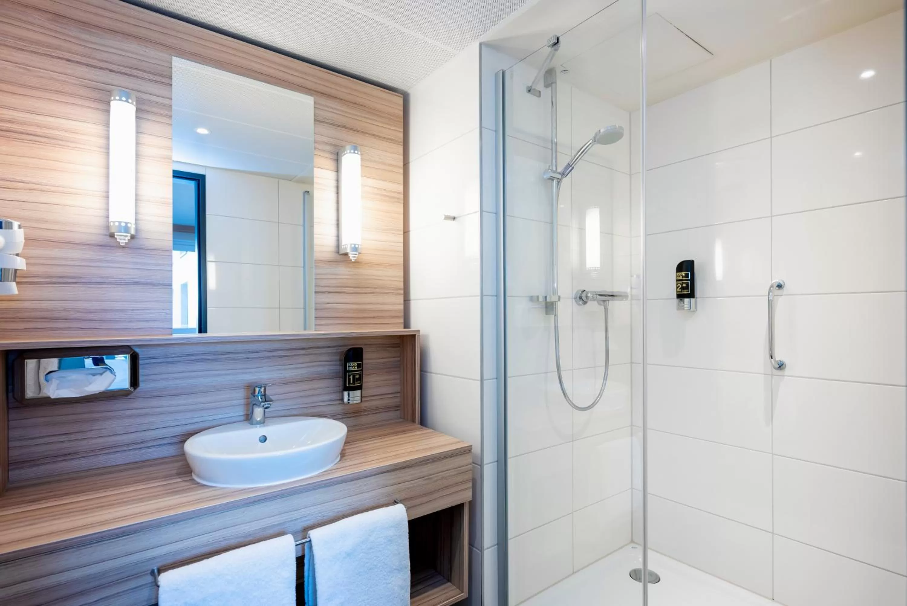 Shower in Staycity Aparthotels Heidelberg