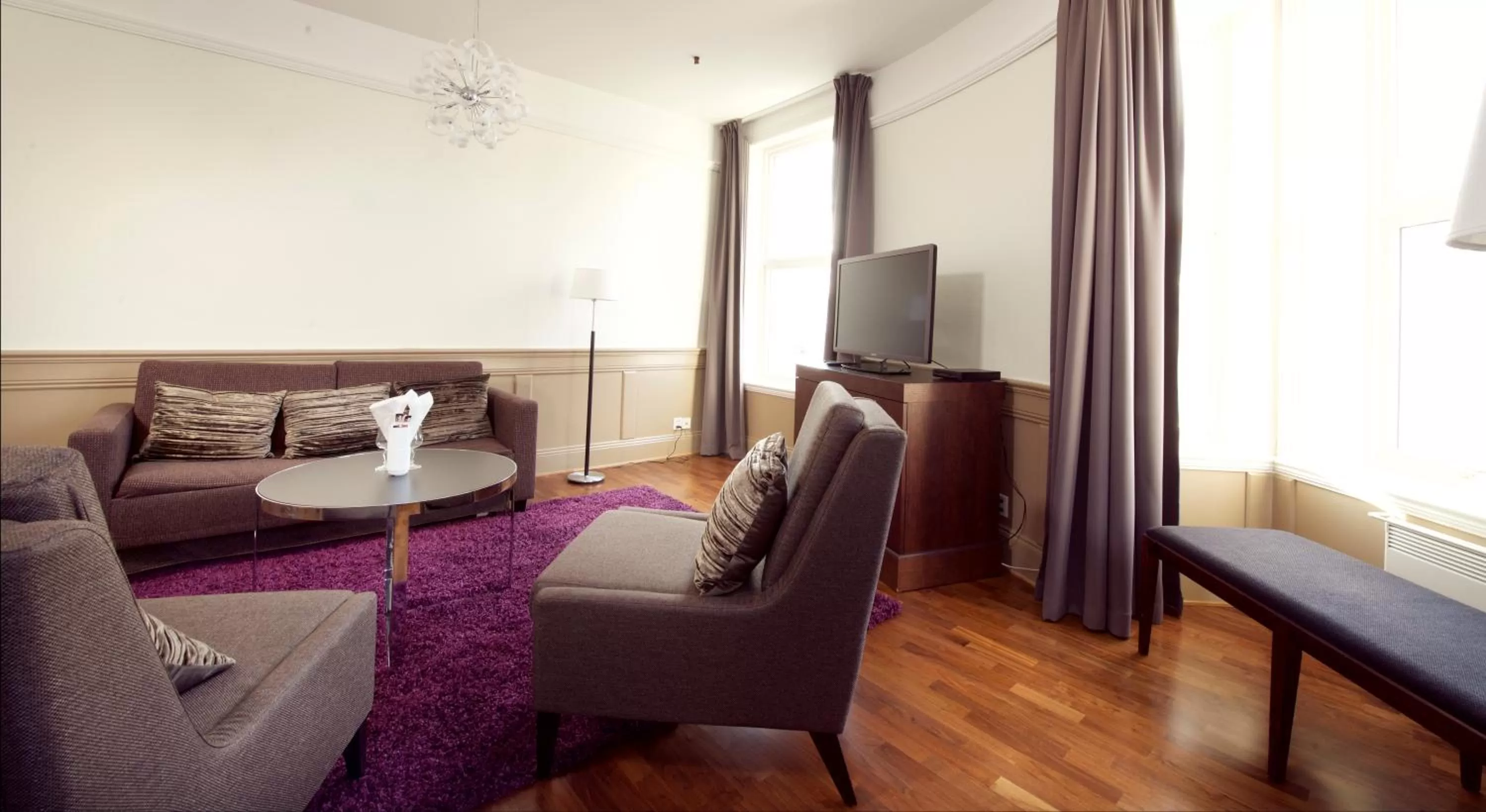 TV and multimedia in Home Hotel Amanda