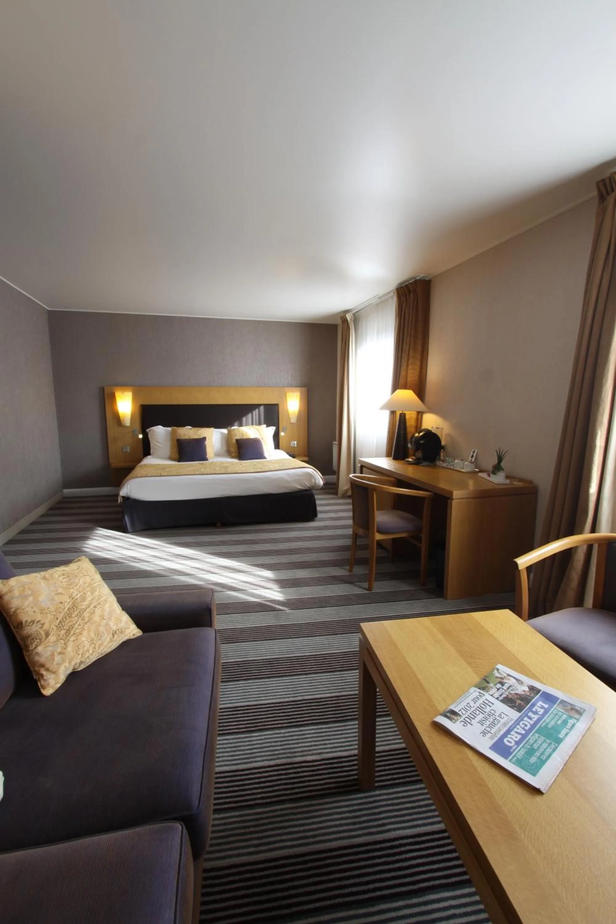 Photo of the whole room, Bed in Mercure Niort Marais Poitevin