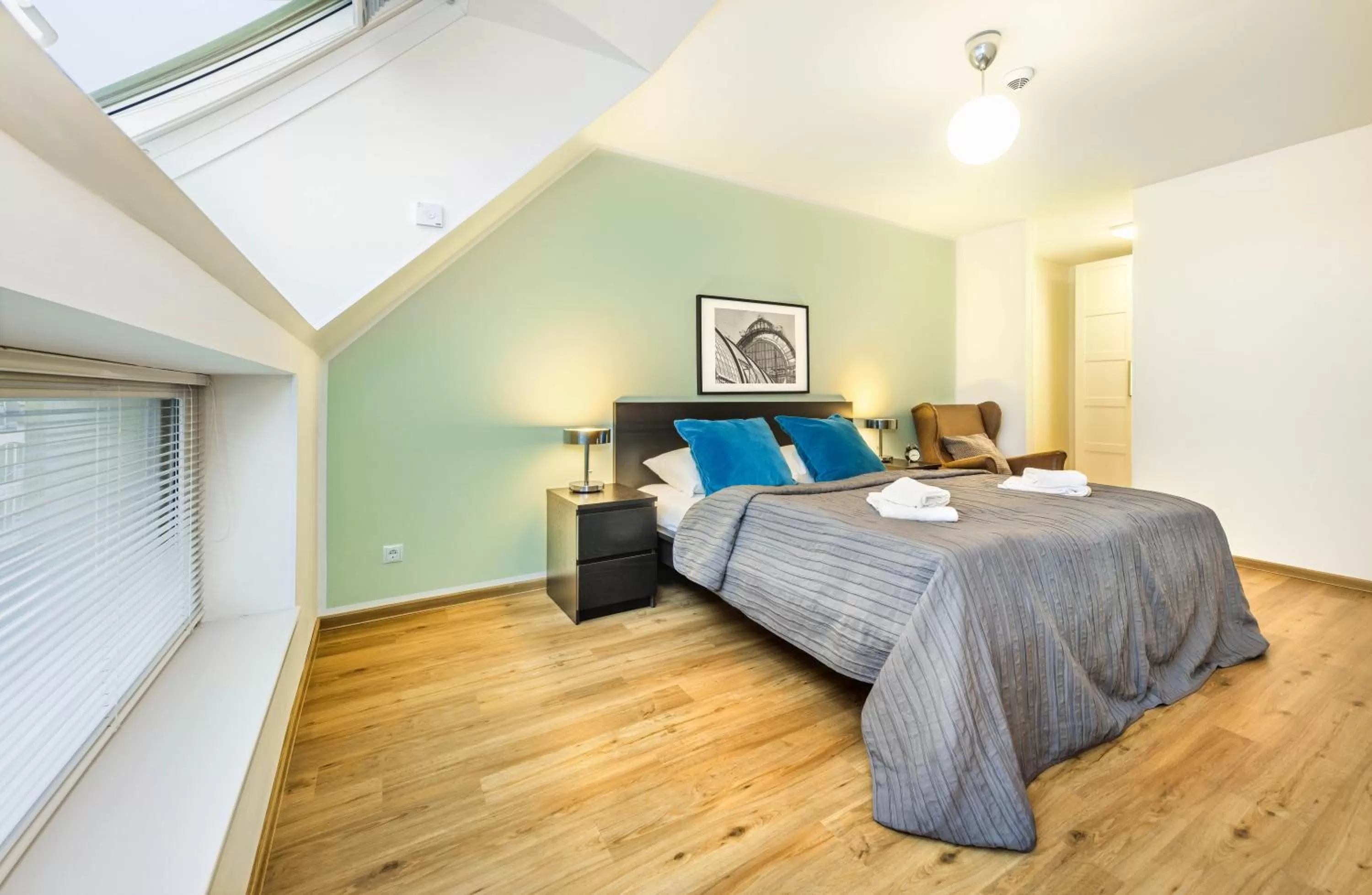 Bedroom, Bed in Jimmy's Apartments Lory