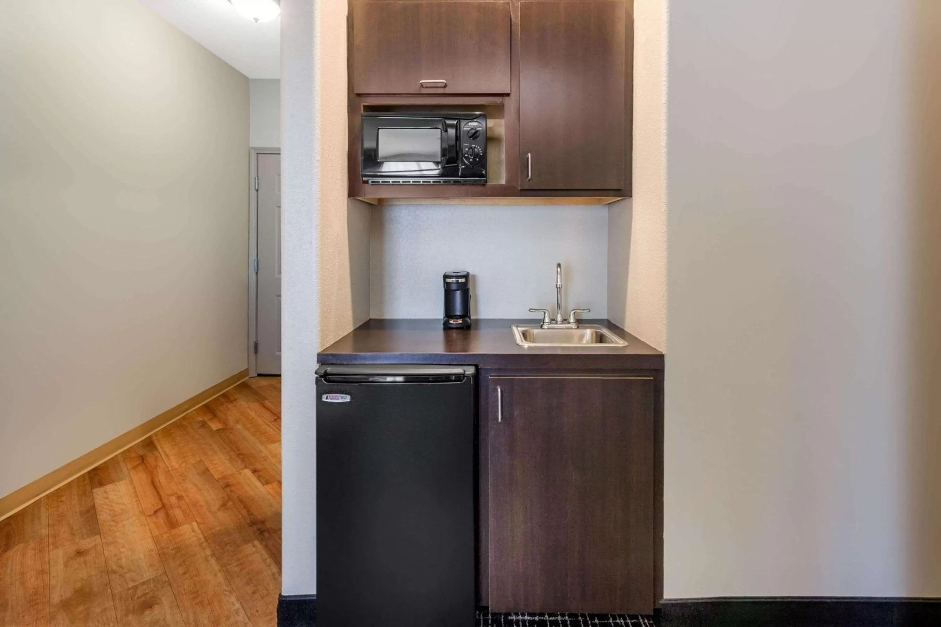 Photo of the whole room in La Quinta by Wyndham Lumberton