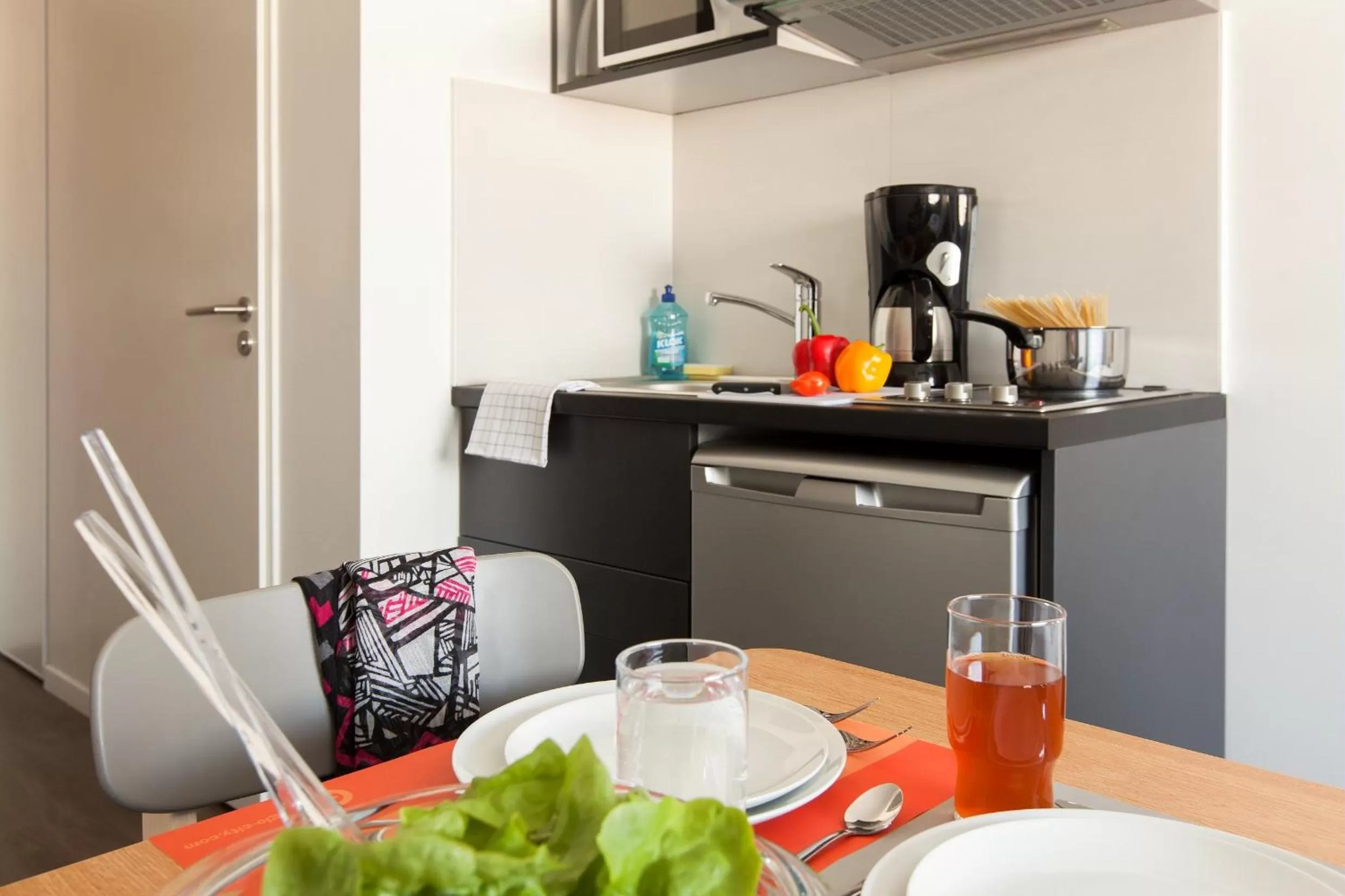 Kitchen or kitchenette in Aparthotel Adagio Access Nancy Centre