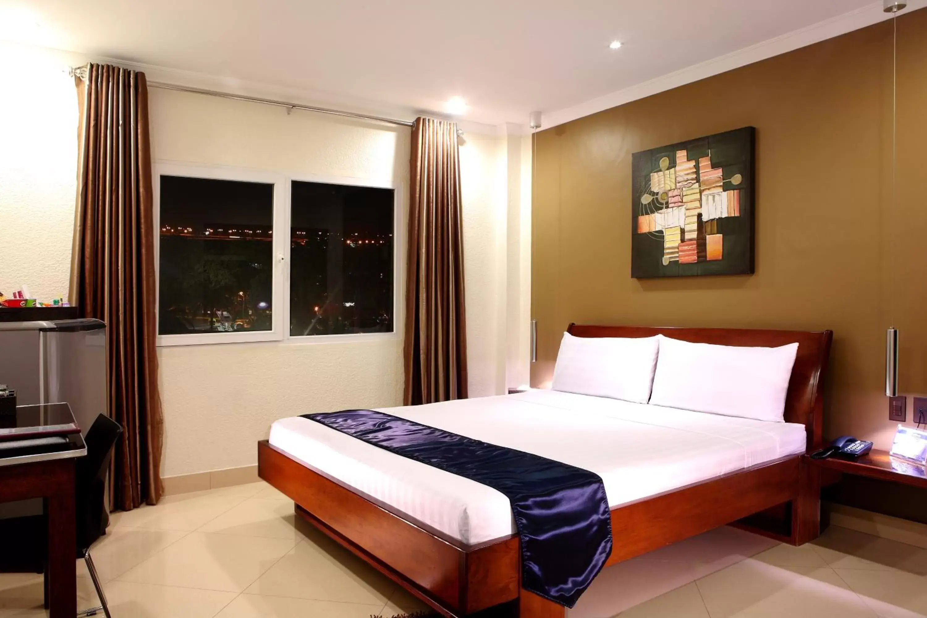 Superior Room in Queens Hotel Angeles City Superior Room in Queens Hotel Angeles City