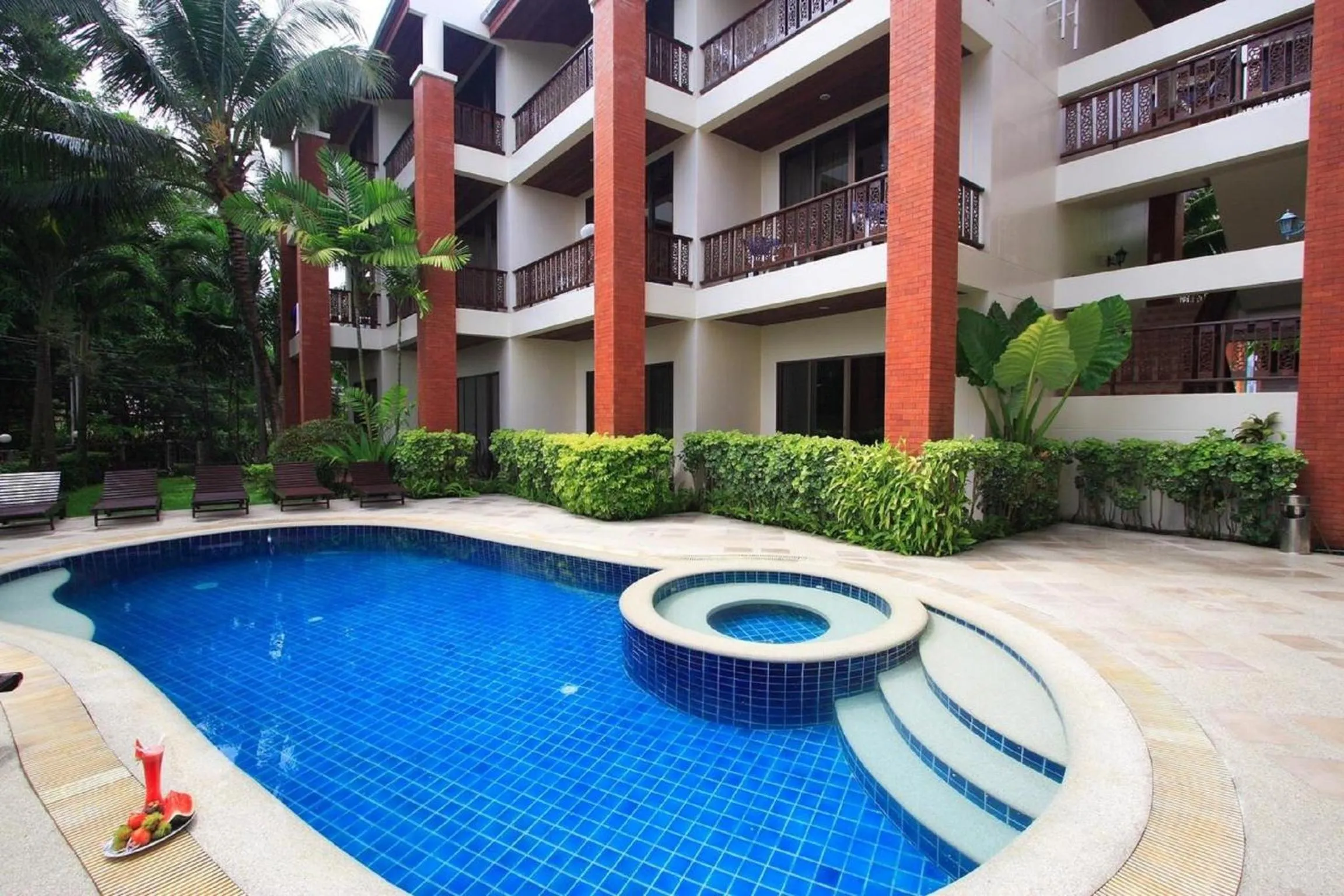 Swimming pool in Sun Hill Hotel Patong