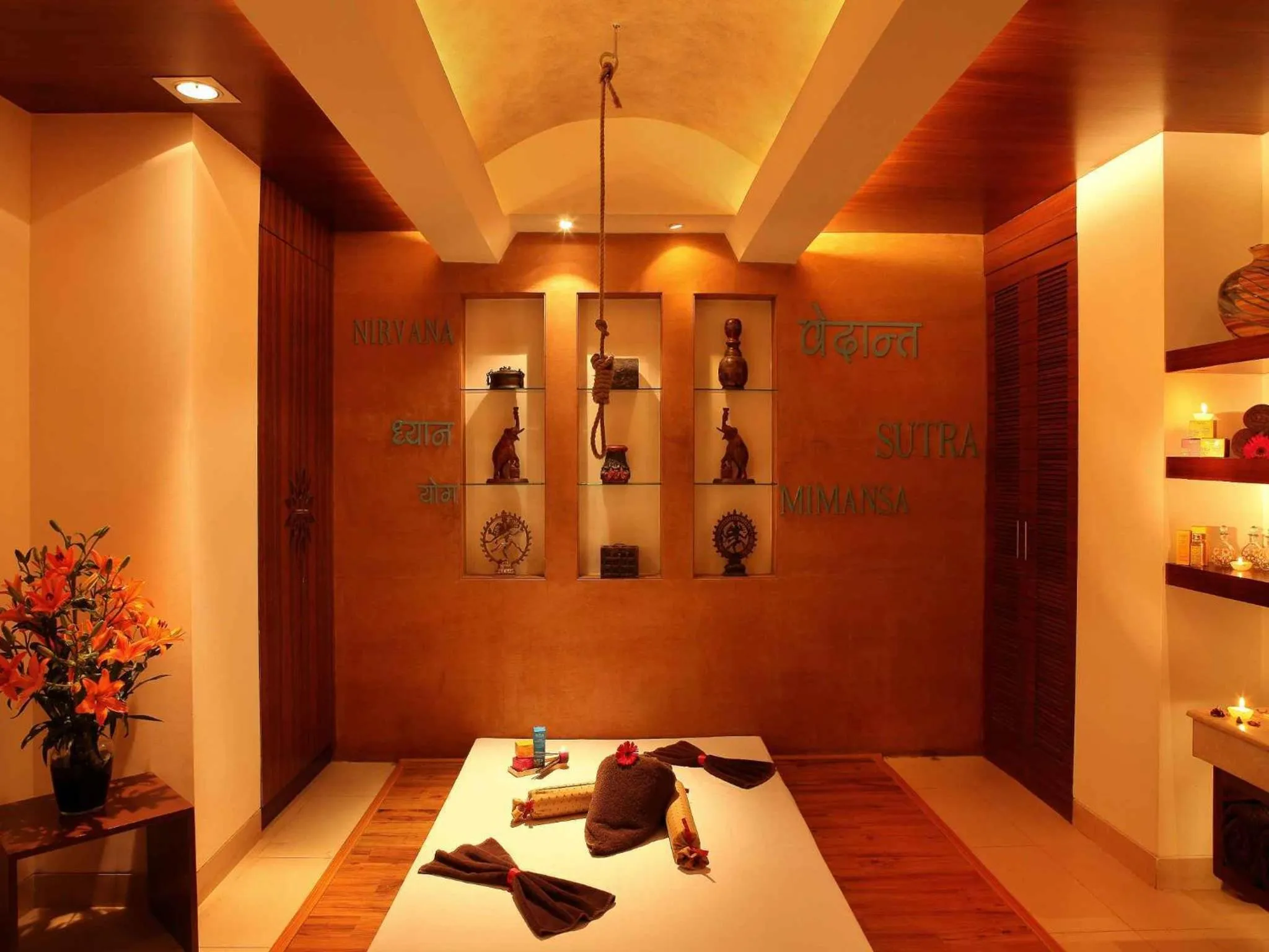 Spa and wellness centre/facilities, Bed in The Metropolitan Hotel & Spa New Delhi