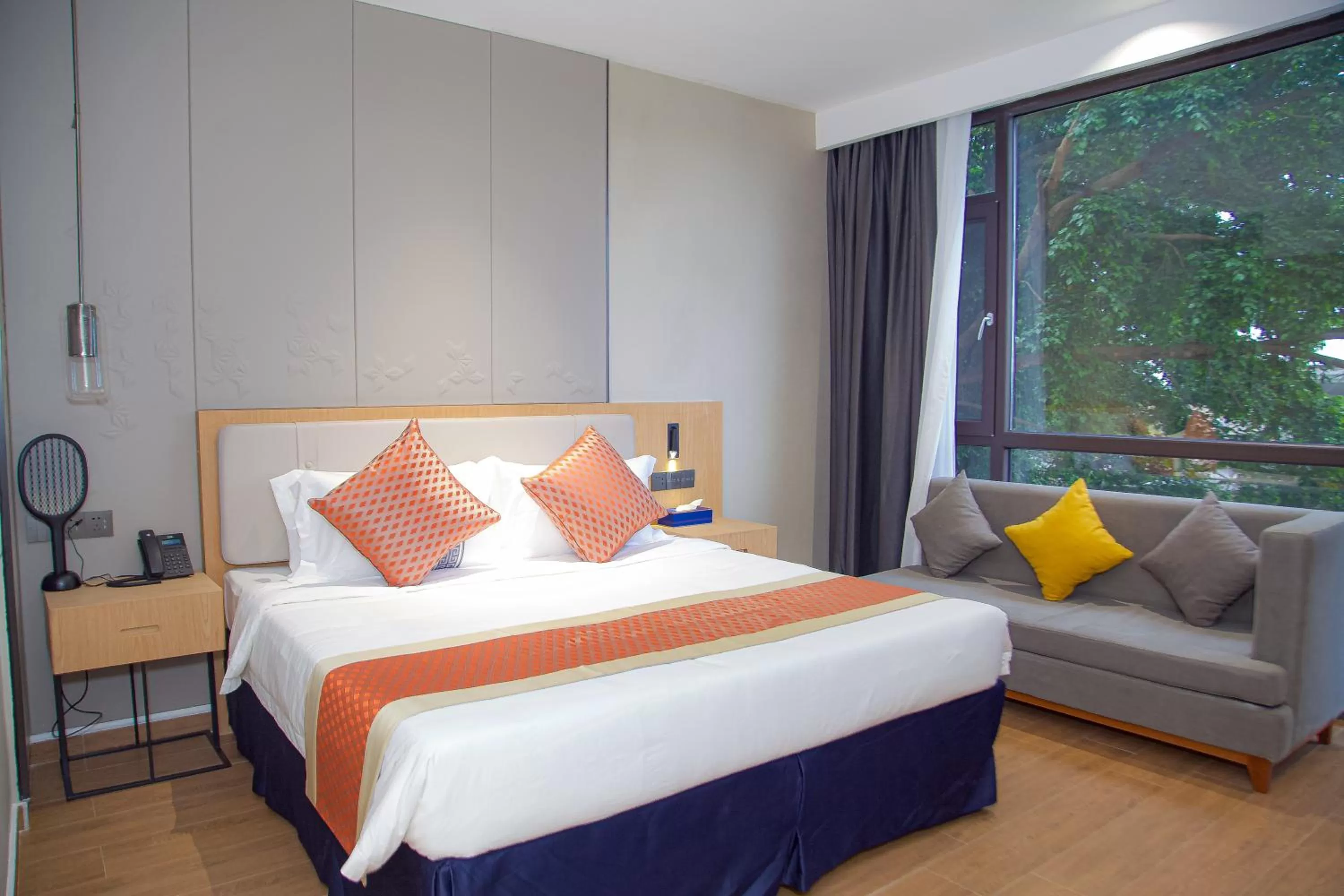 Photo of the whole room, Bed in Hôtel FAMILLE MONDIALE