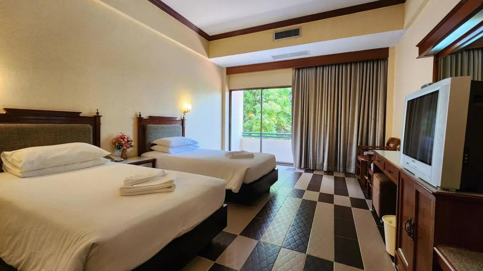 Deluxe Twin Room in Pattaya Garden Resort Deluxe Twin Room in Pattaya Garden Resort