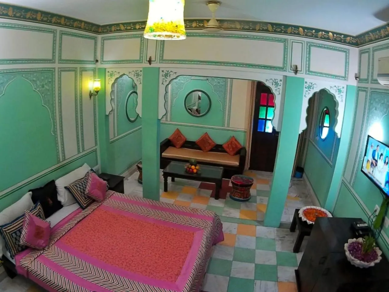 Photo of the whole room, Bed in Rani Mahal Hotel