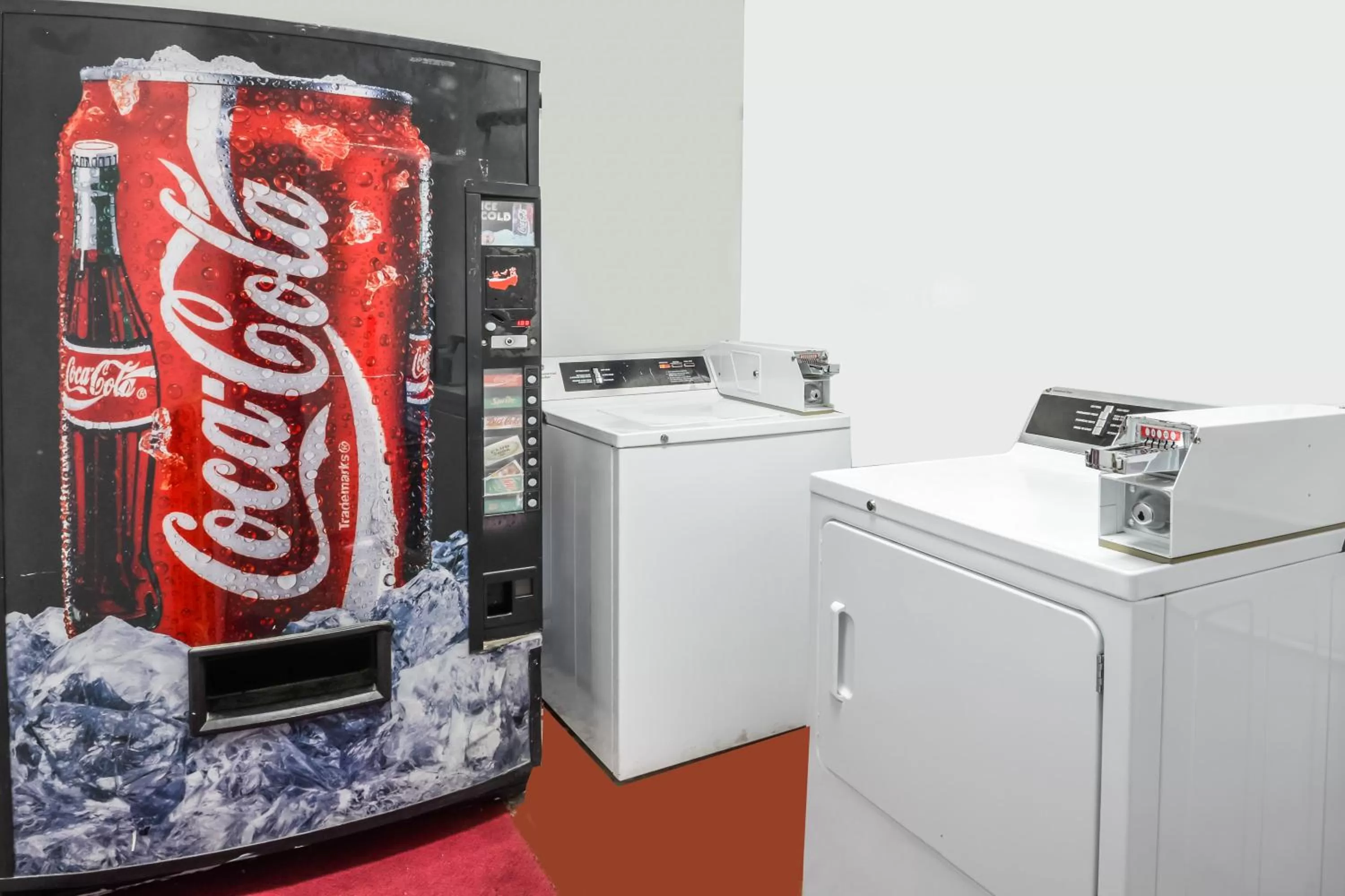 Drinks in Knights Inn London Ontario