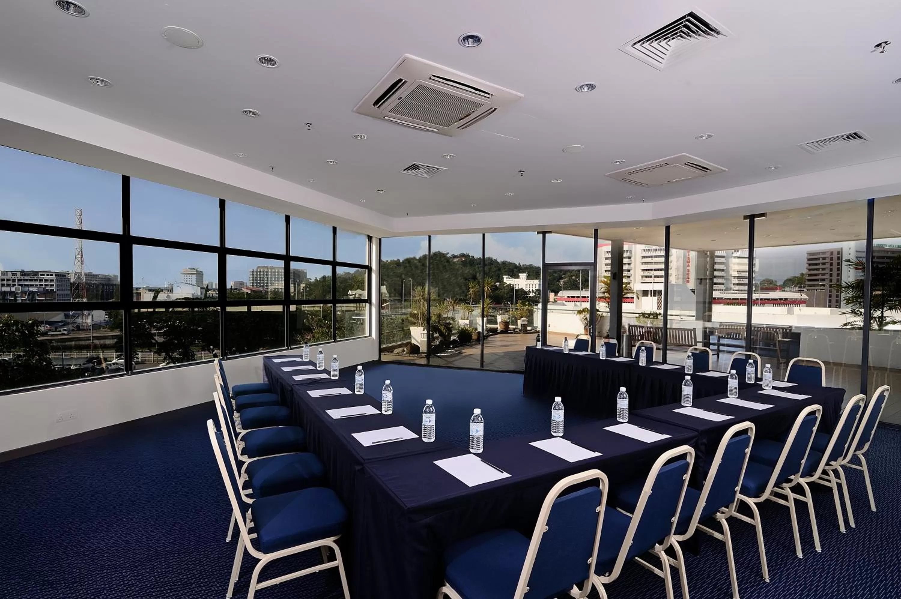 Meeting/conference room in Oceania Hotel