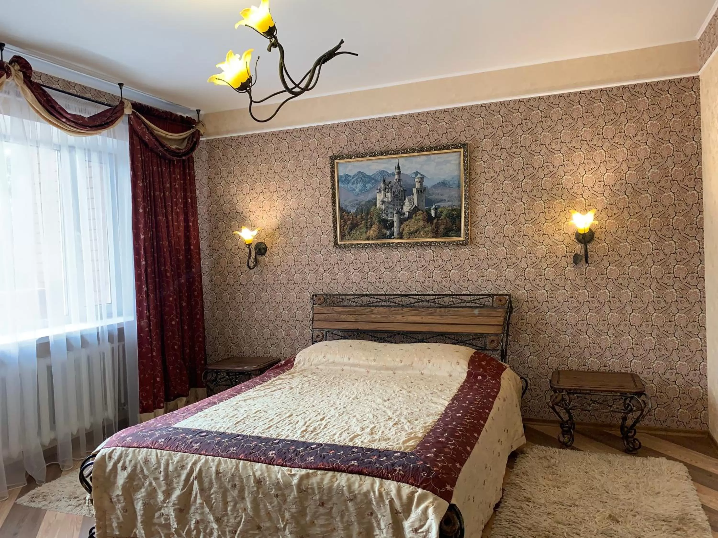 Bed in Hotel Prydesnyansky