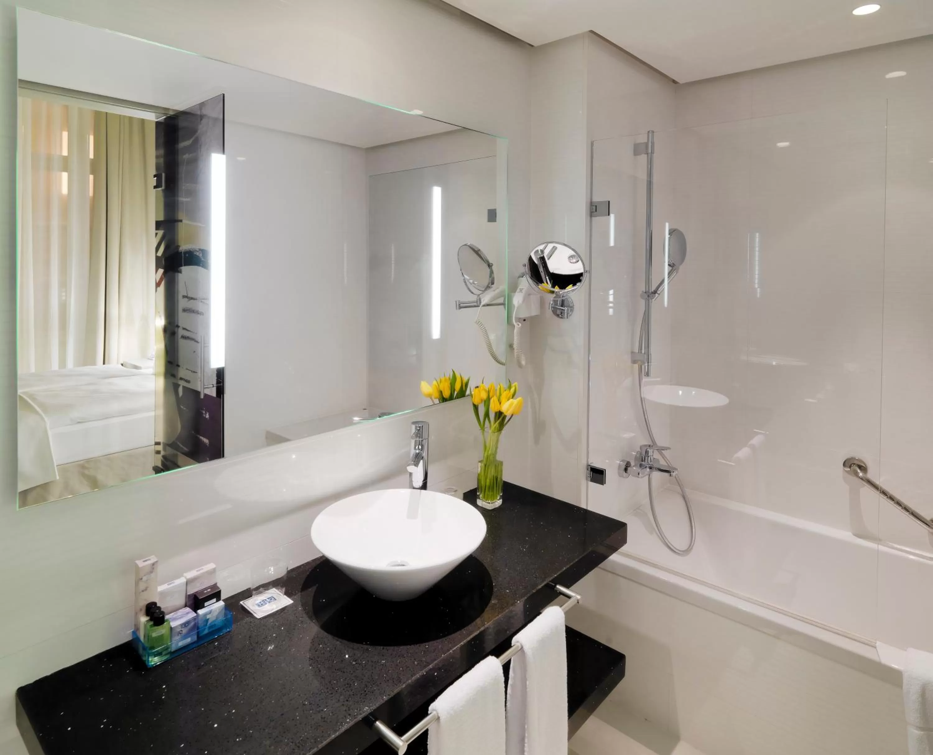 Bathroom in H10 Berlin Ku'Damm