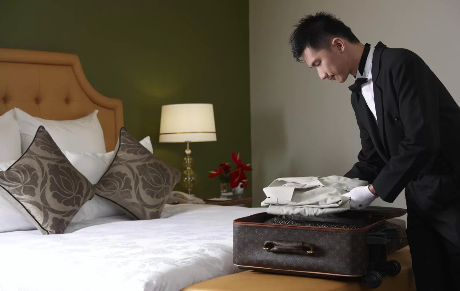 Staff, Bed in The Chateau Spa & Wellness Resort