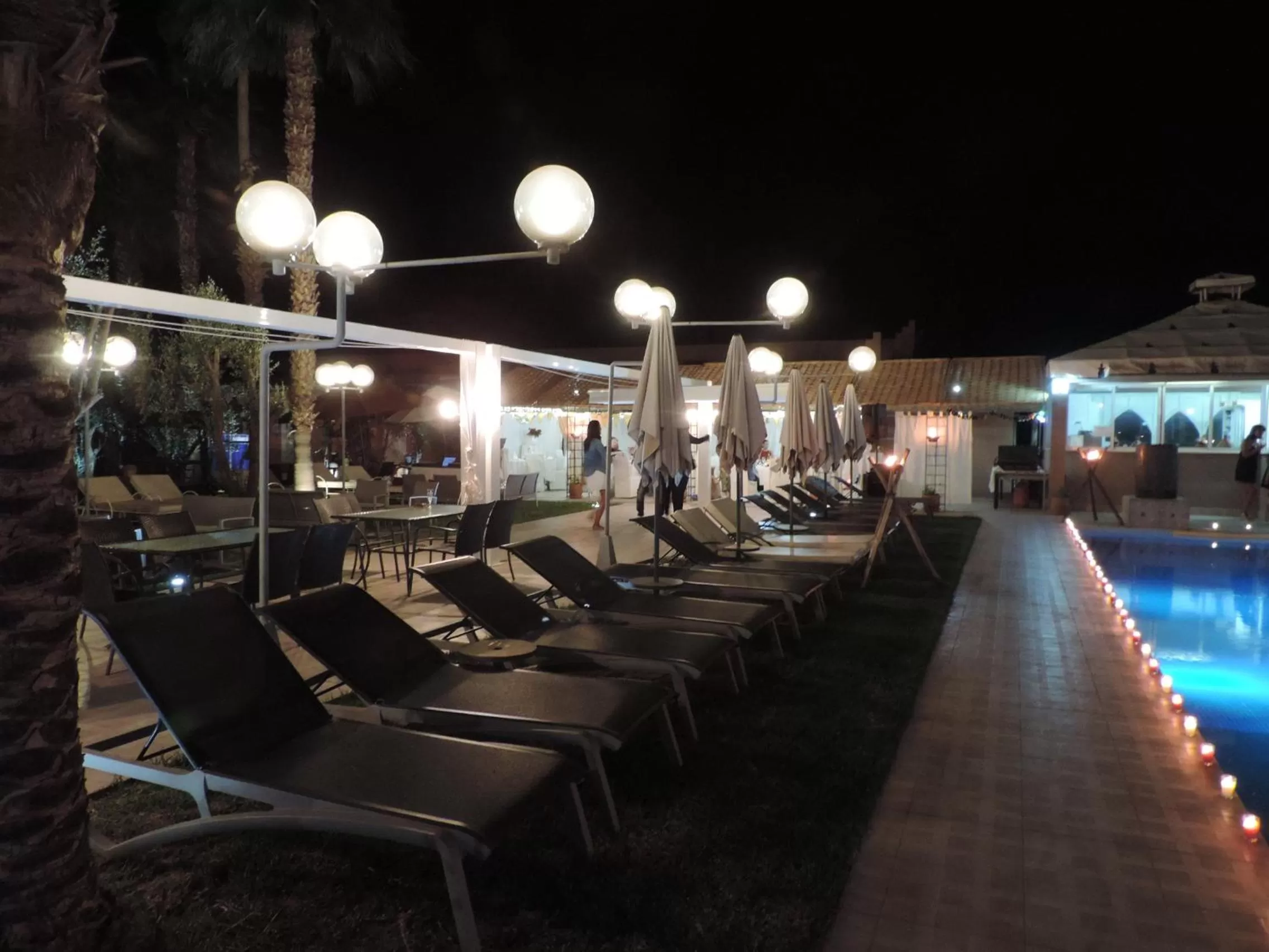 Restaurant/Places to Eat in Résidence Habiba