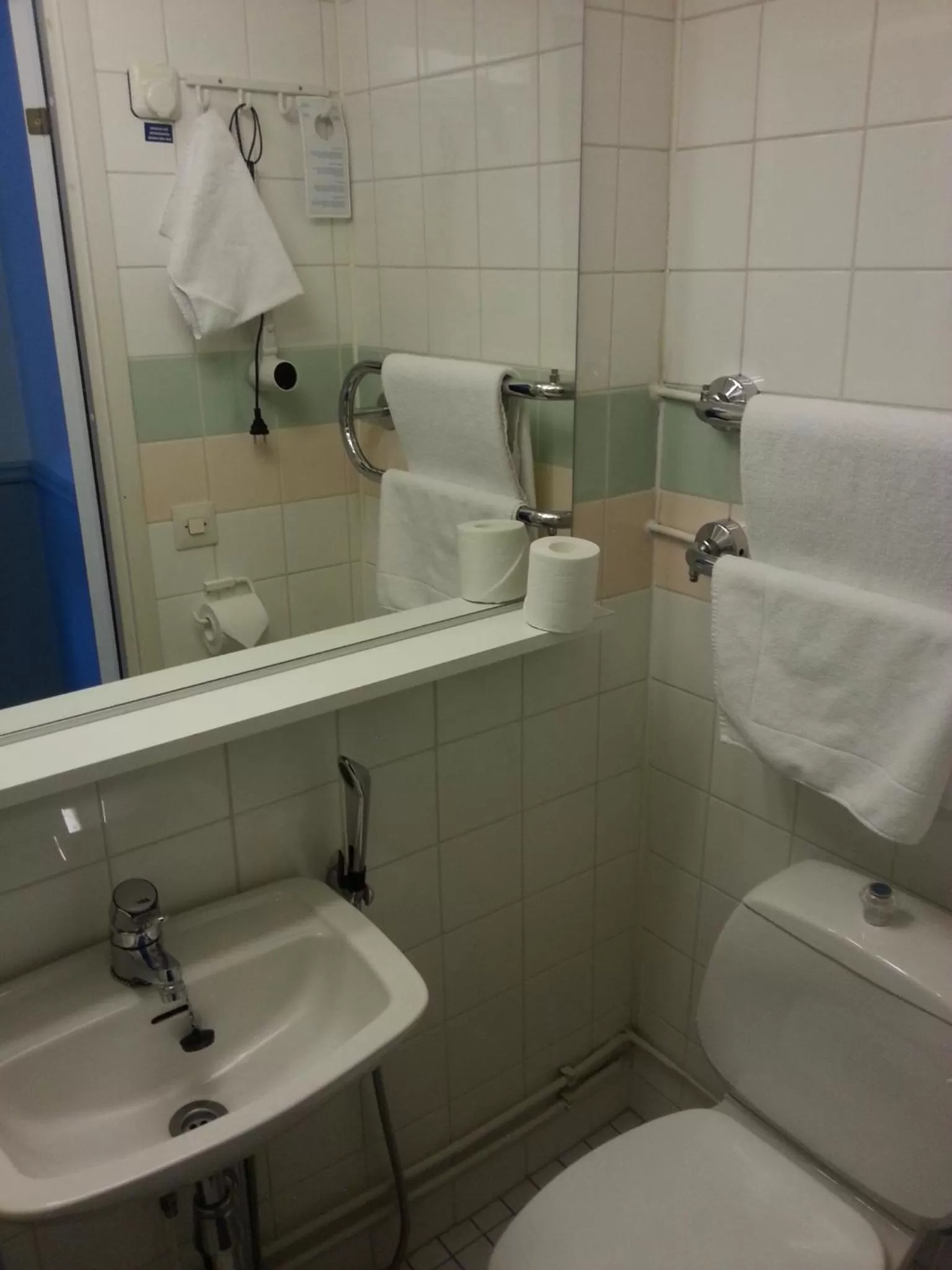 Shower in Hotel Anna