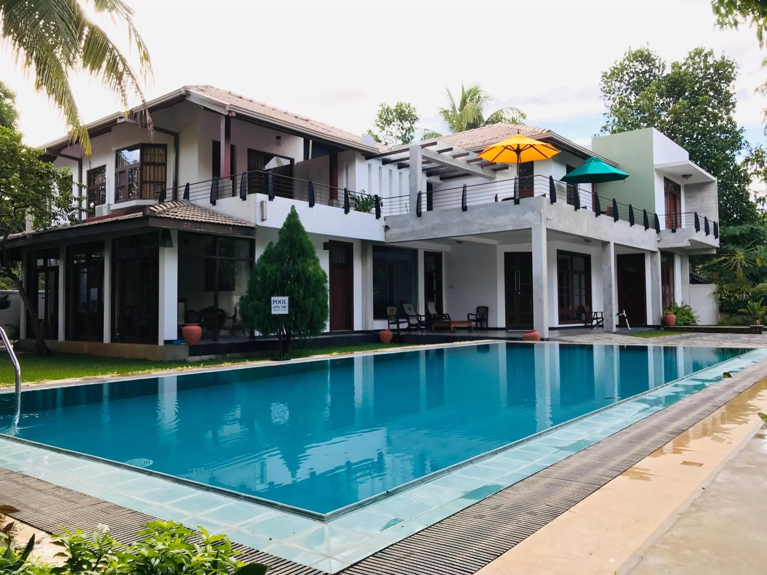 Swimming pool, Property Building in Siluni's Villa