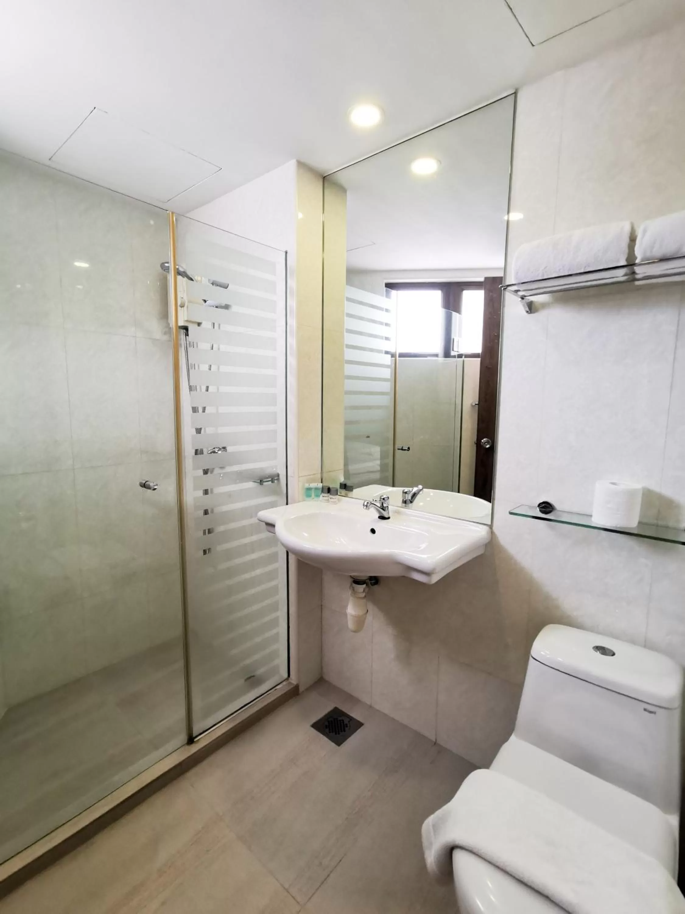 Toilet in YMCA One Orchard