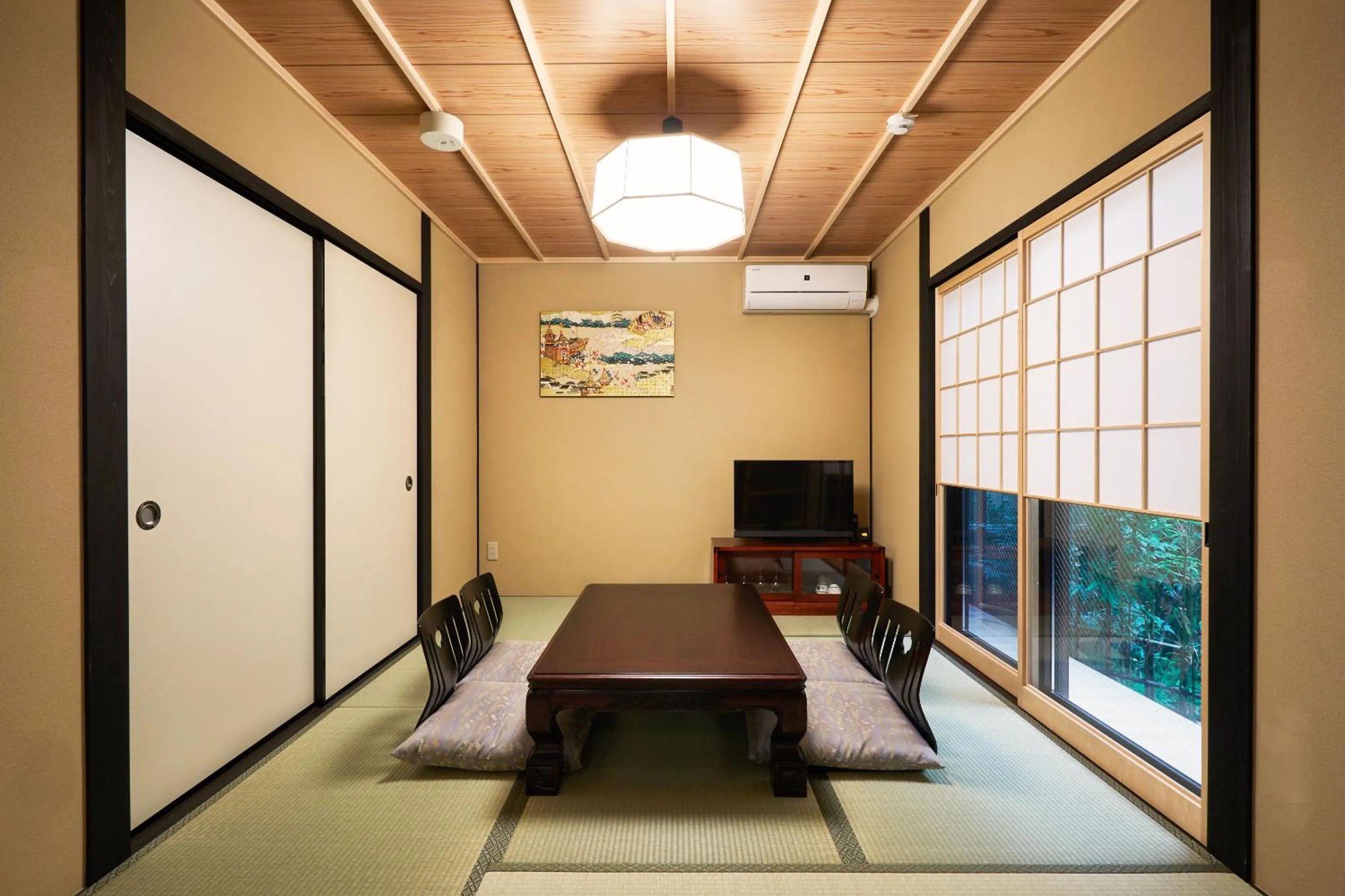 Living room, Bed in Rinn Gion Yasakamae