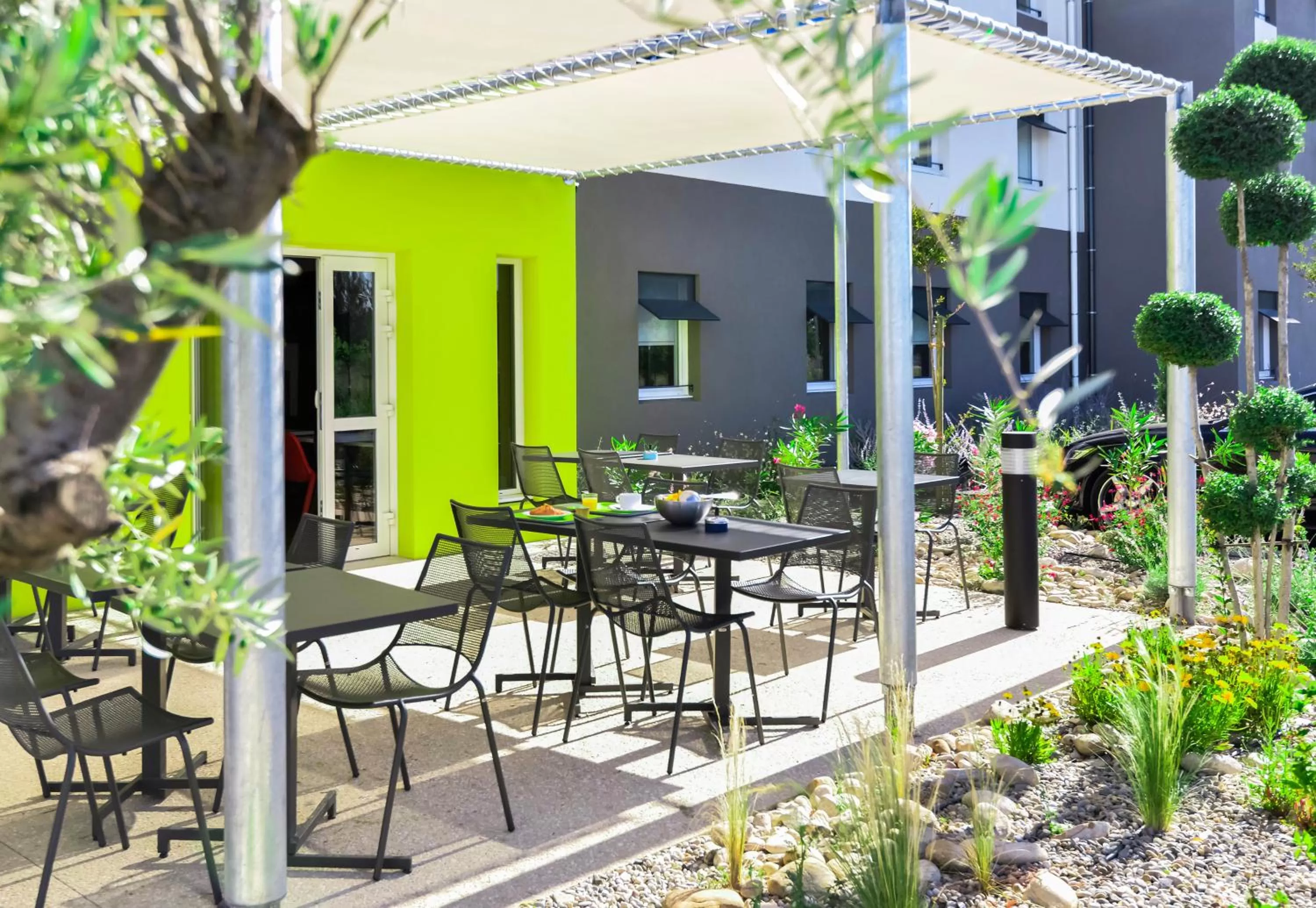 Balcony/Terrace in Ibis Budget Saint-Martin-de-Crau Porte de Camargue