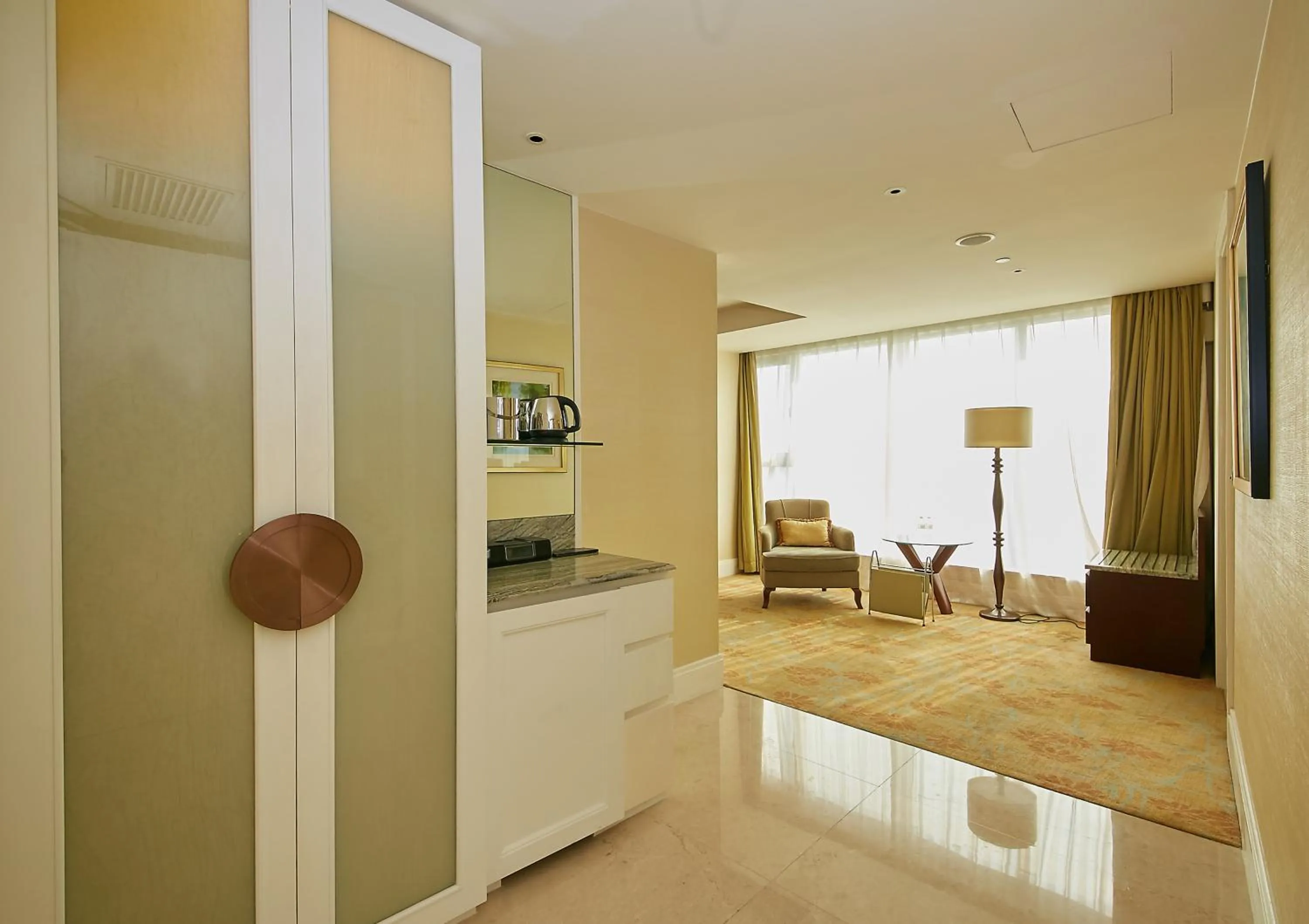 Property building in Fairmont Yangcheng Lake