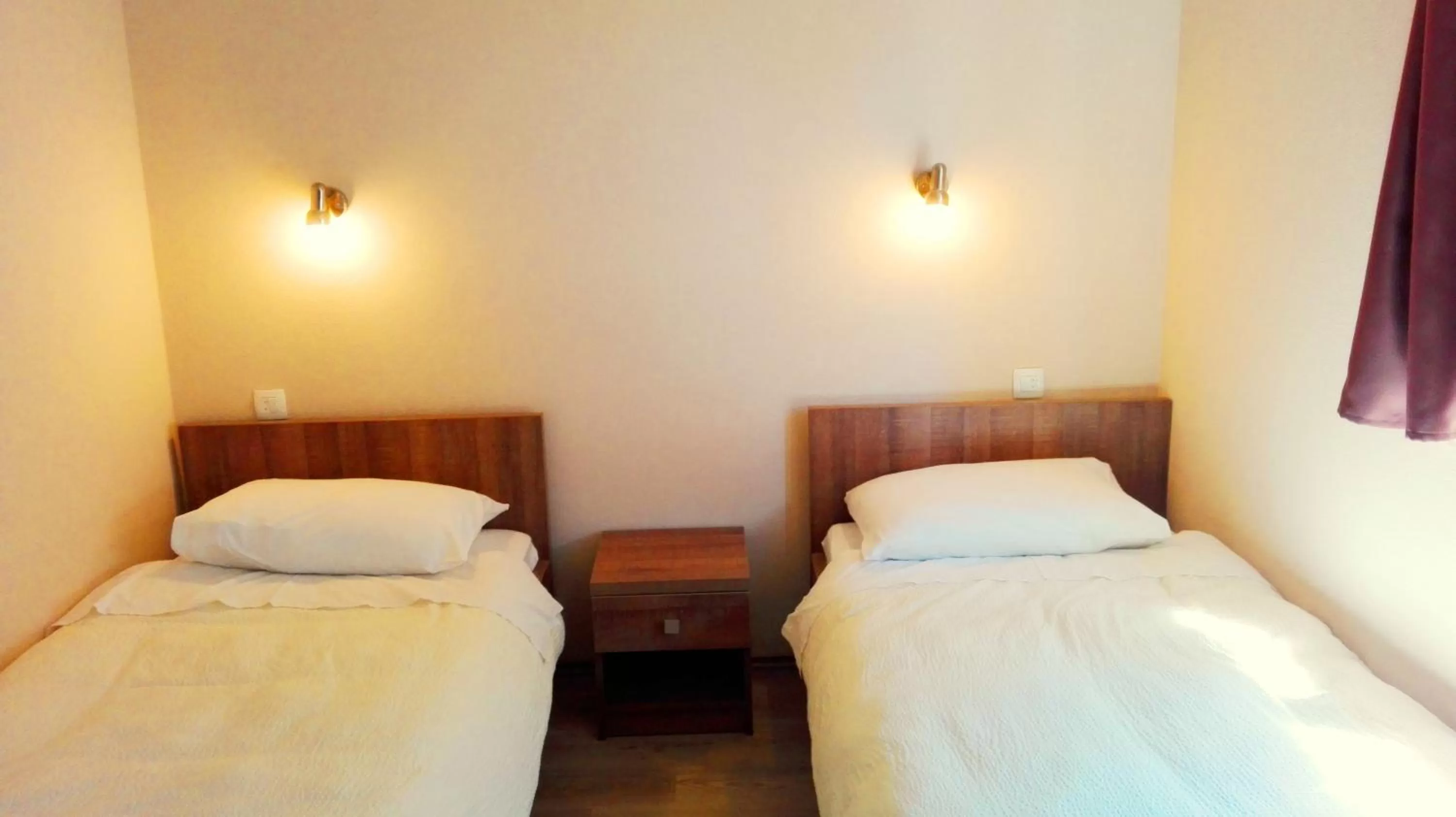 Photo of the whole room, Bed in Pansion Eden