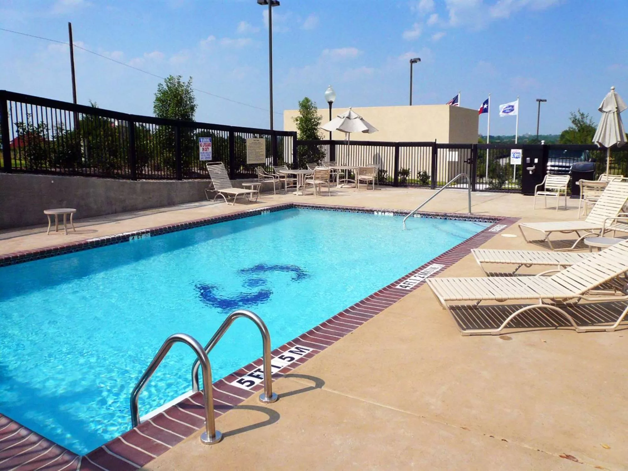 Pool view in Hampton Inn Dallas-Rockwall