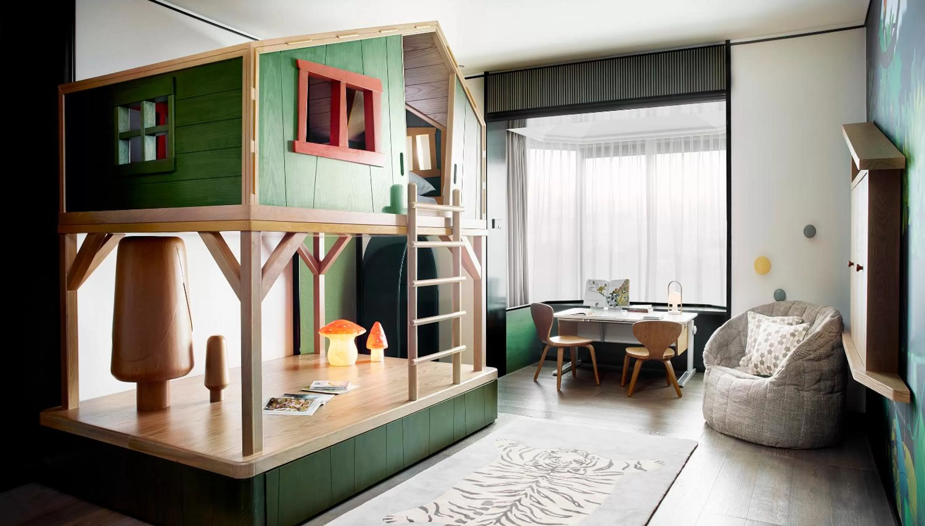 Seating area, Bed in Shangri-La Singapore