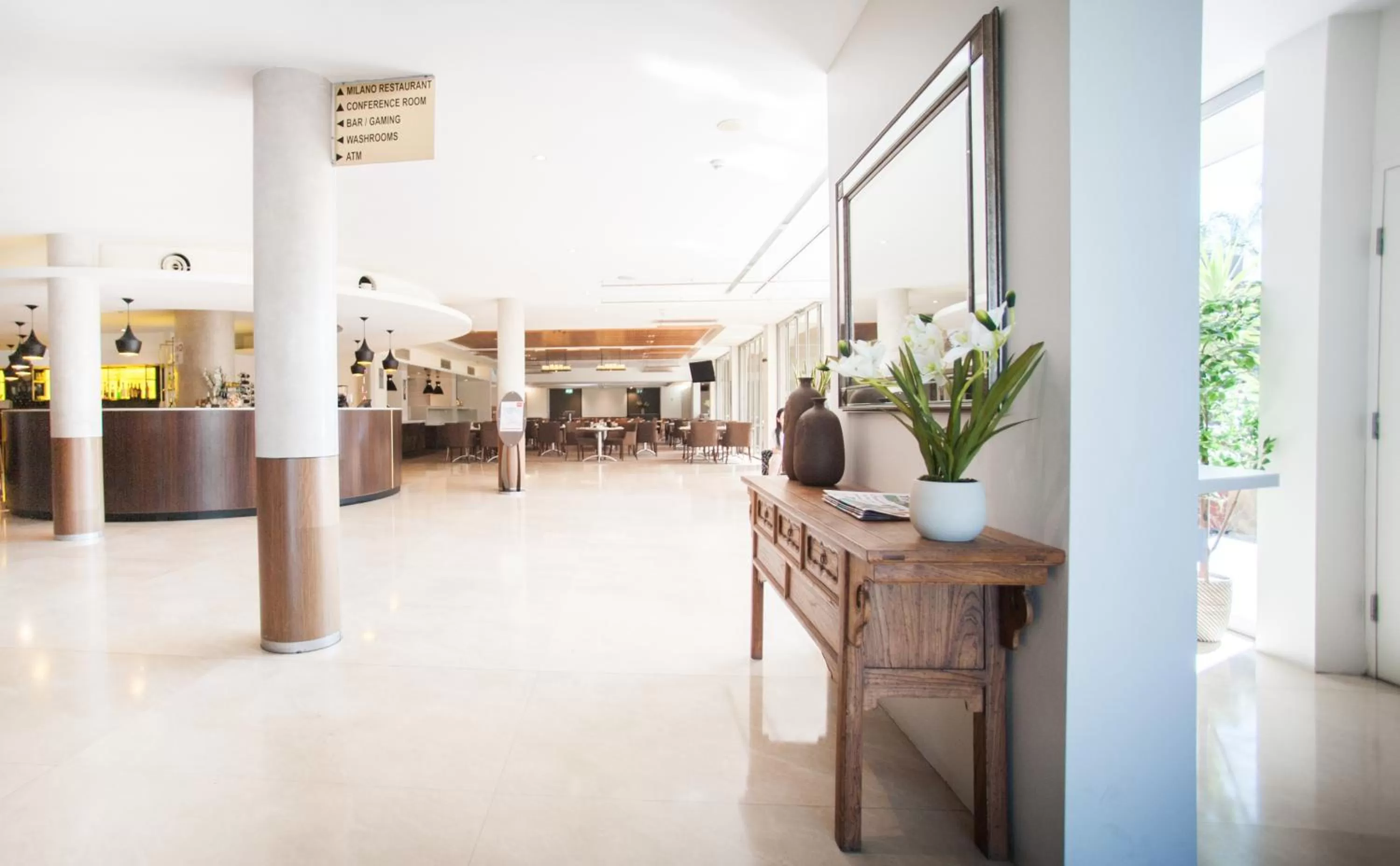 Lounge or bar in Ramada Hotel & Suites by Wyndham Cabramatta