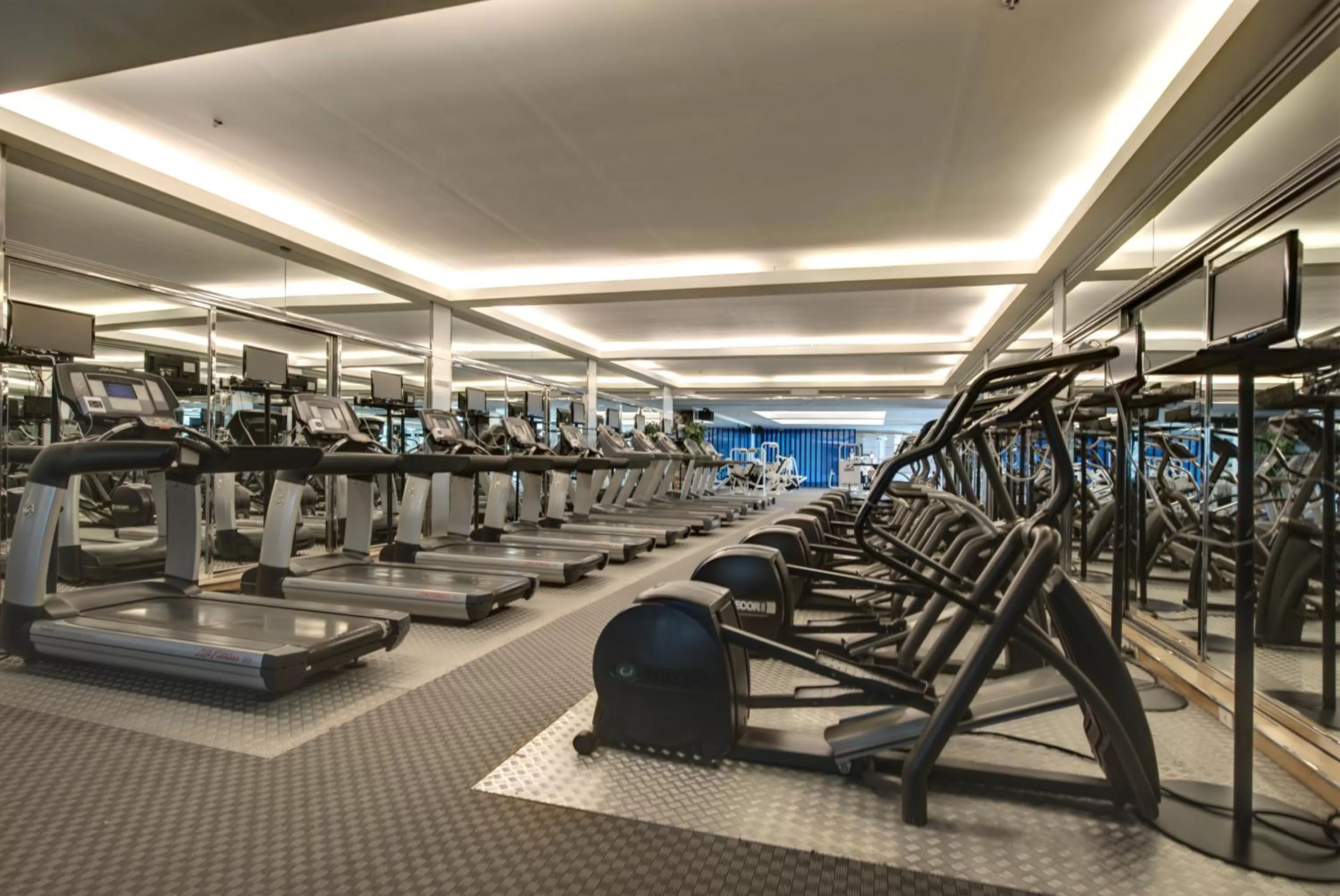 Fitness centre/facilities in Pathumwan Princess Hotel