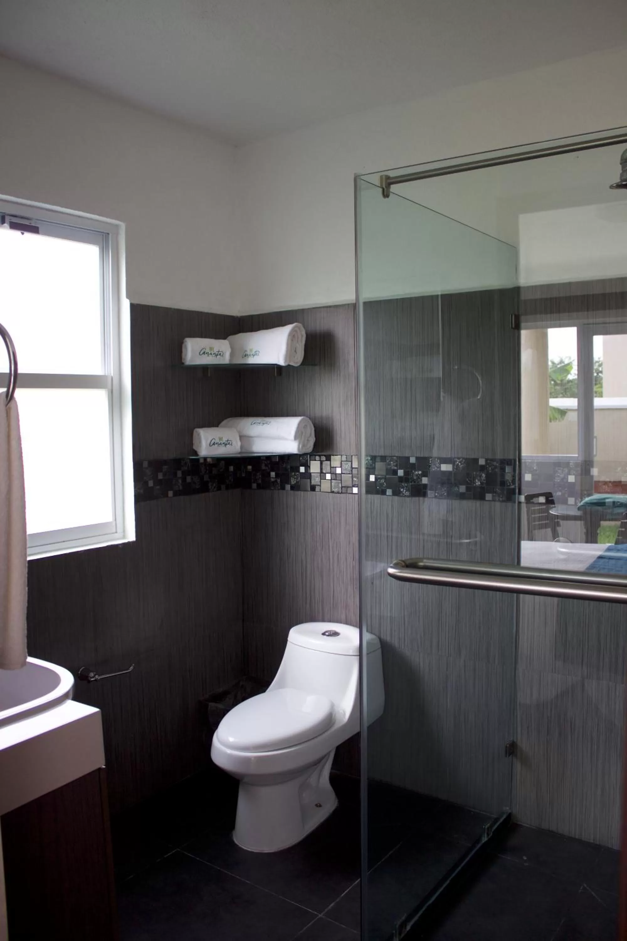 Bathroom in Ananta Hotel