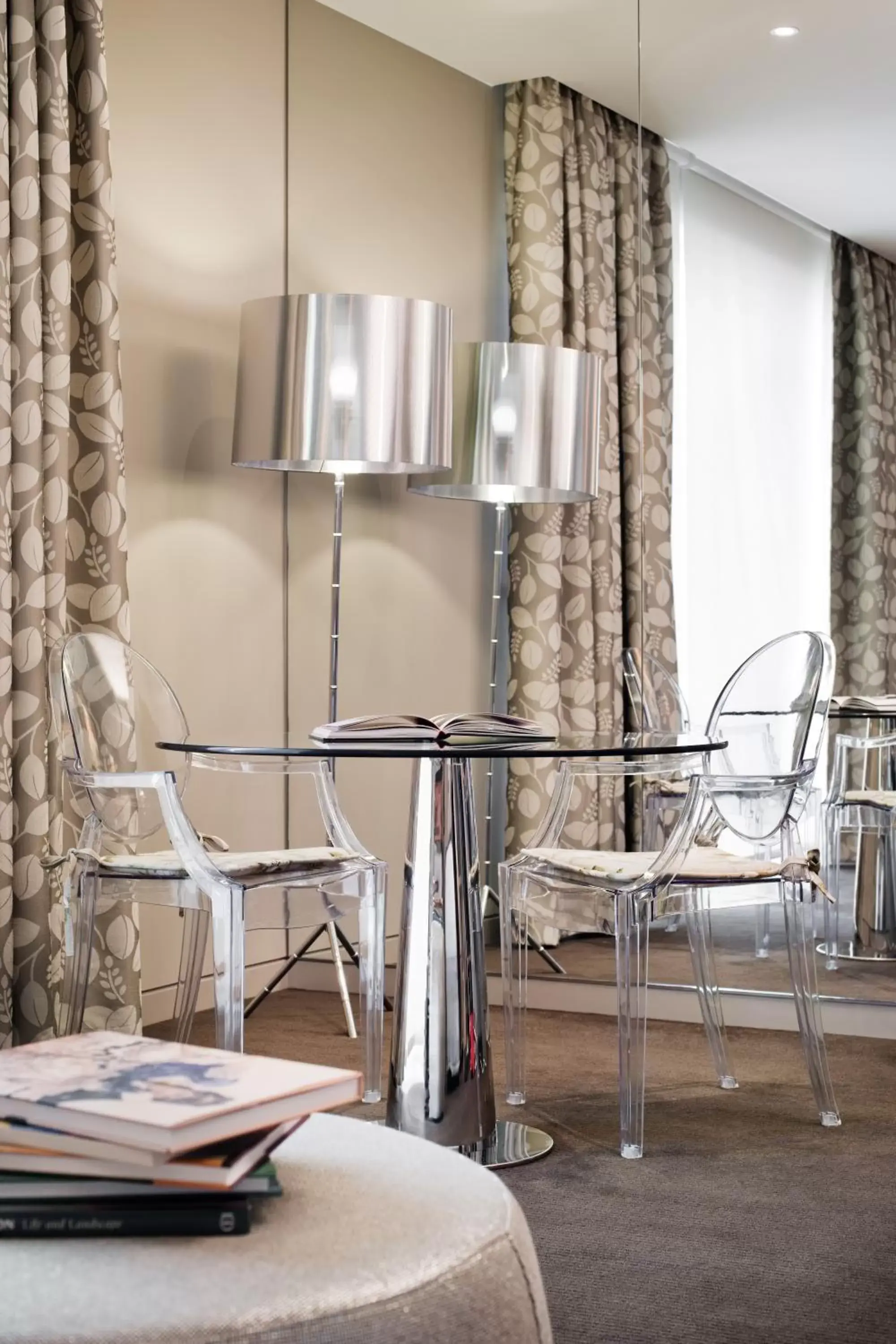 One-Bedroom Apartment in The Olsen Melbourne Art Series One-Bedroom Apartment in The Olsen Melbourne Art Series