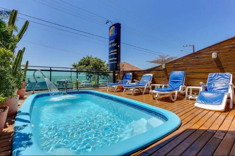 Swimming Pool in Hotel Vila Mar