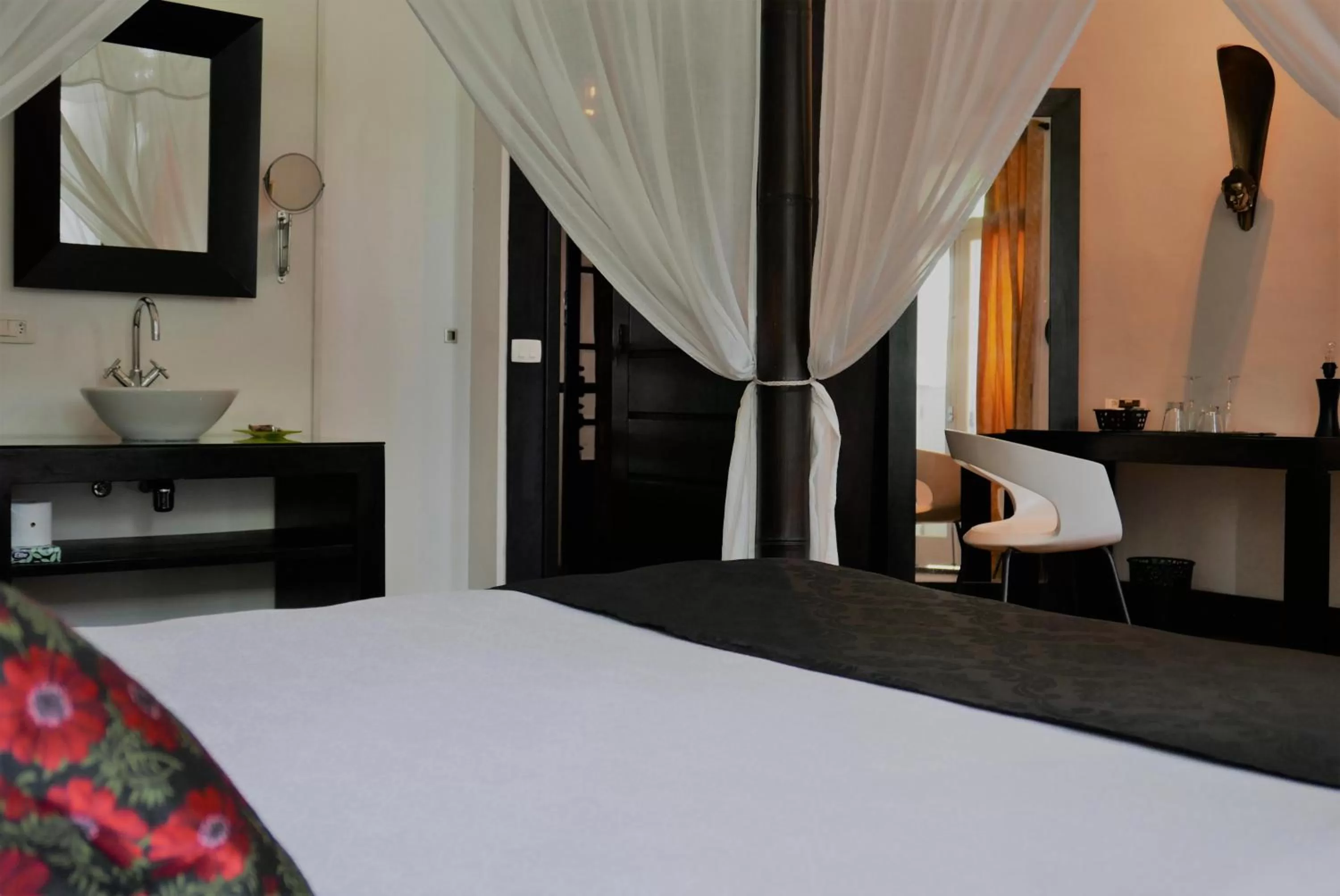 Photo of the whole room, Bed in Aram Yamí Boutique Hotel