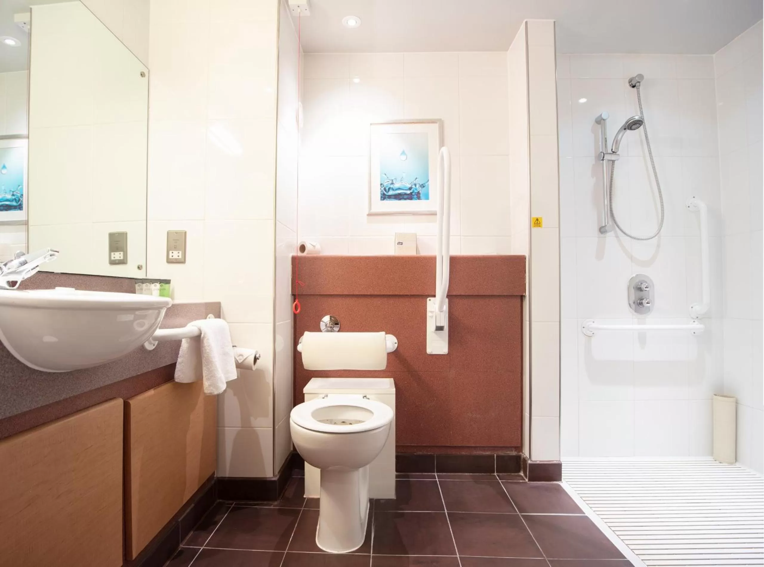 Property building, Bathroom in Alexandra House