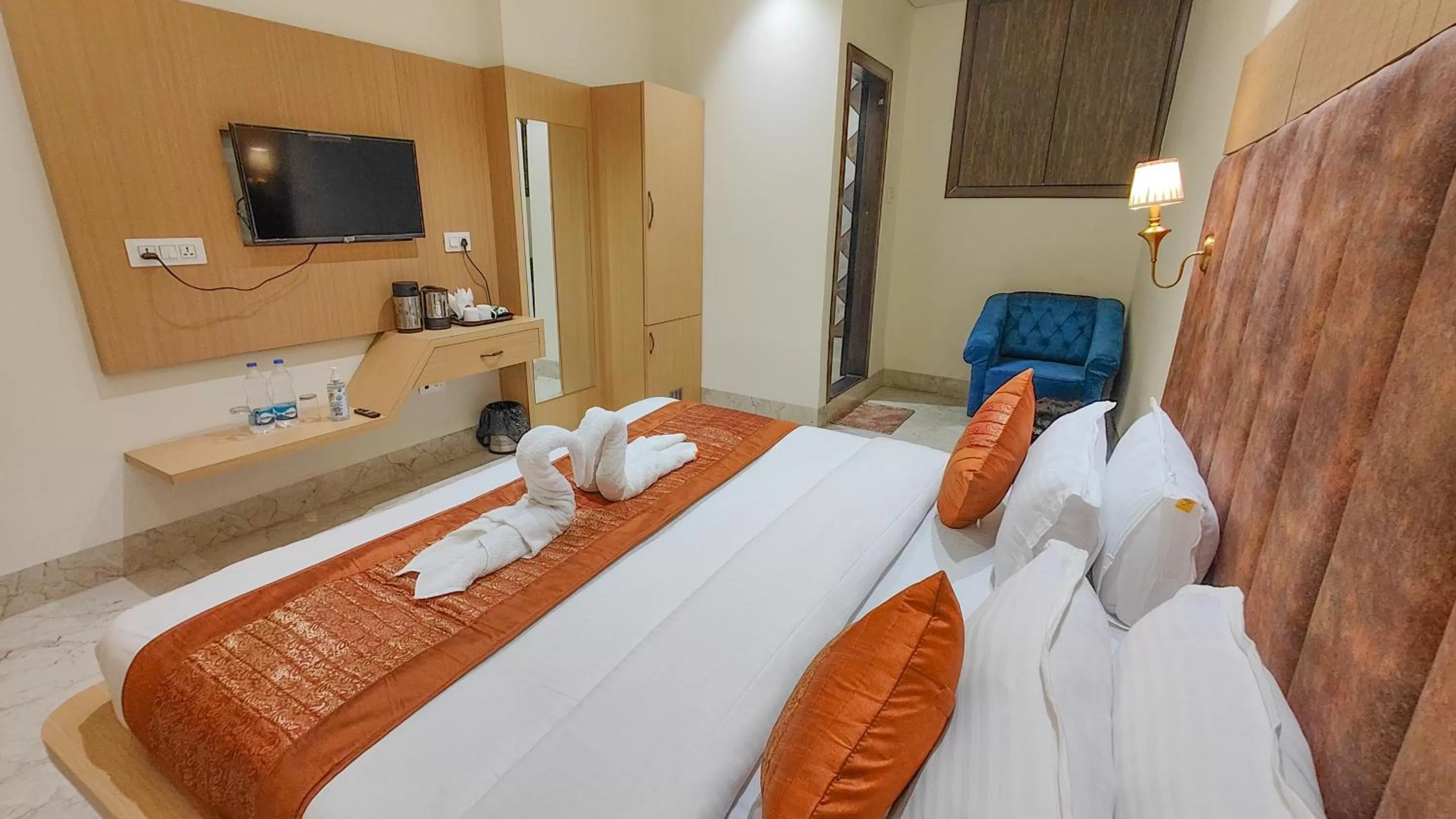 Bed in Perfect Stayz Premium- Hotel Sehdev Near Golden Temple