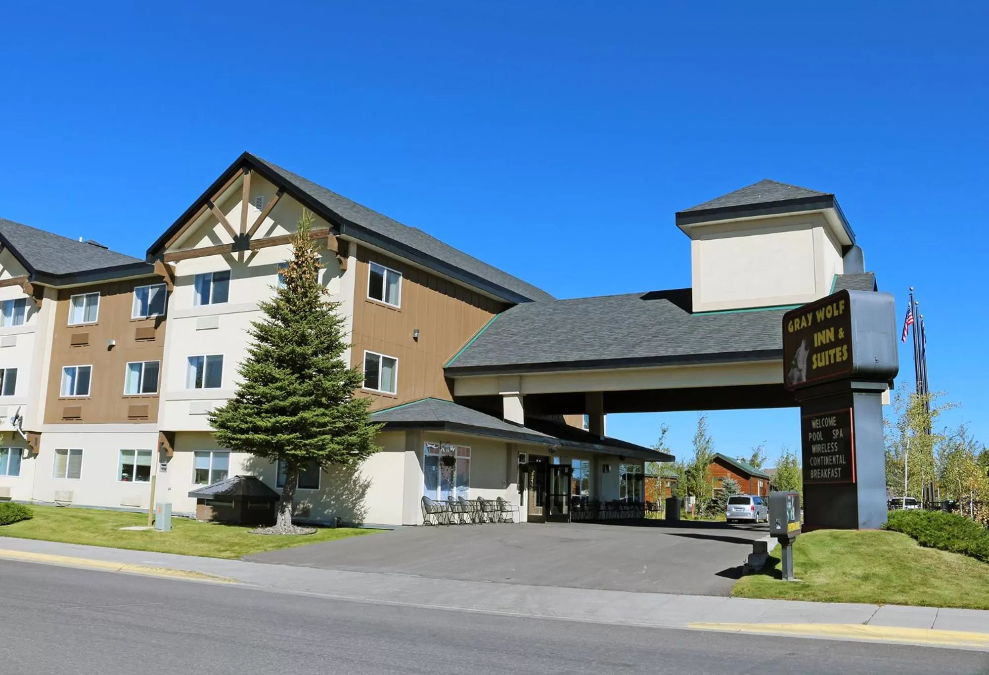 Property building in Gray Wolf Inn & Suites
