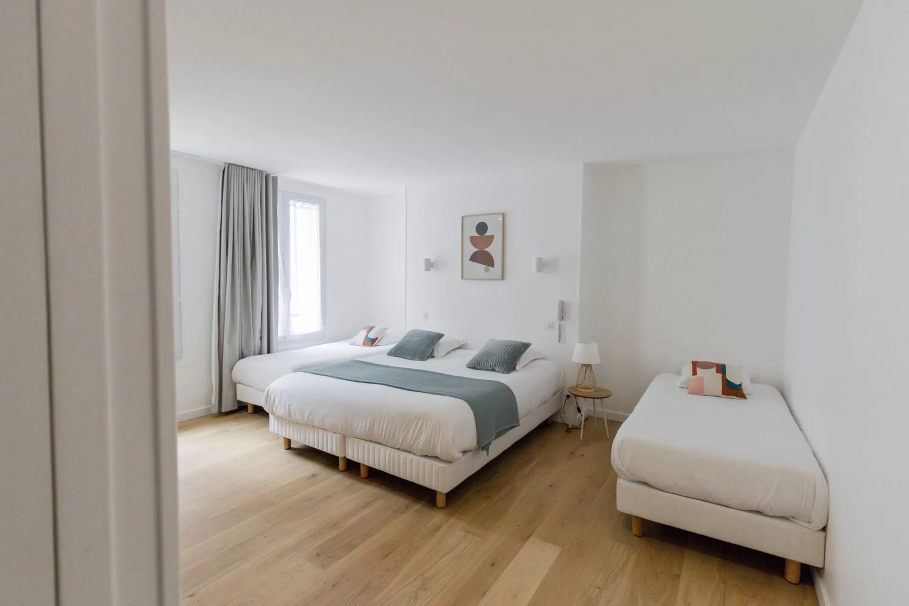 Bedroom, Bed in Hôtel Porte Mars - Reims Gare Centre Arena