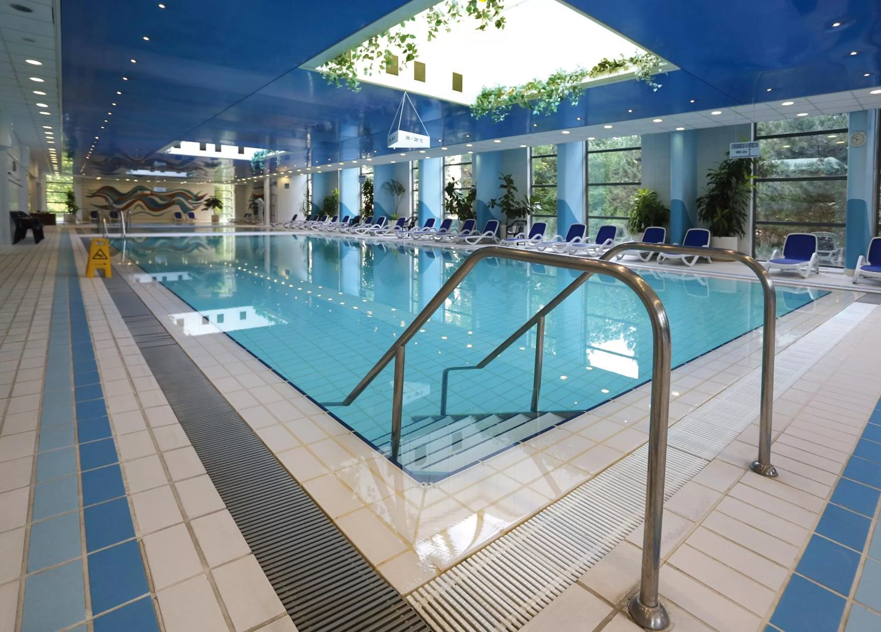 Swimming pool in Danubius Hotel Helia