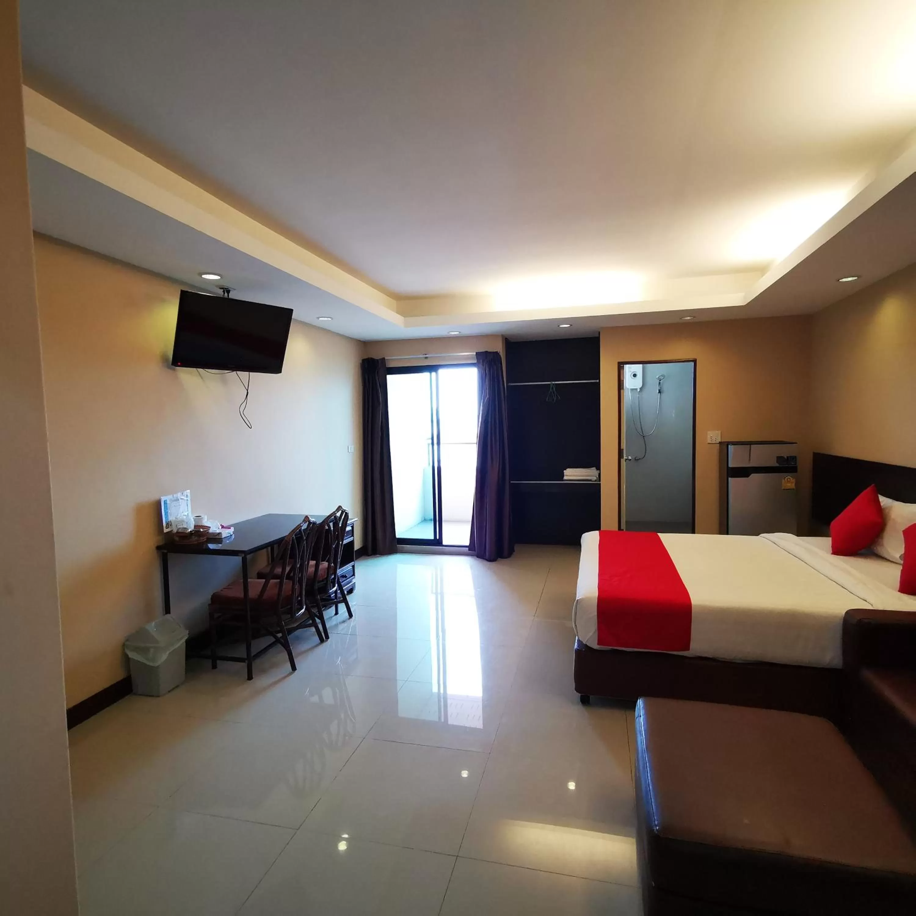 Photo of the whole room, Bed in KKinn South Pattaya