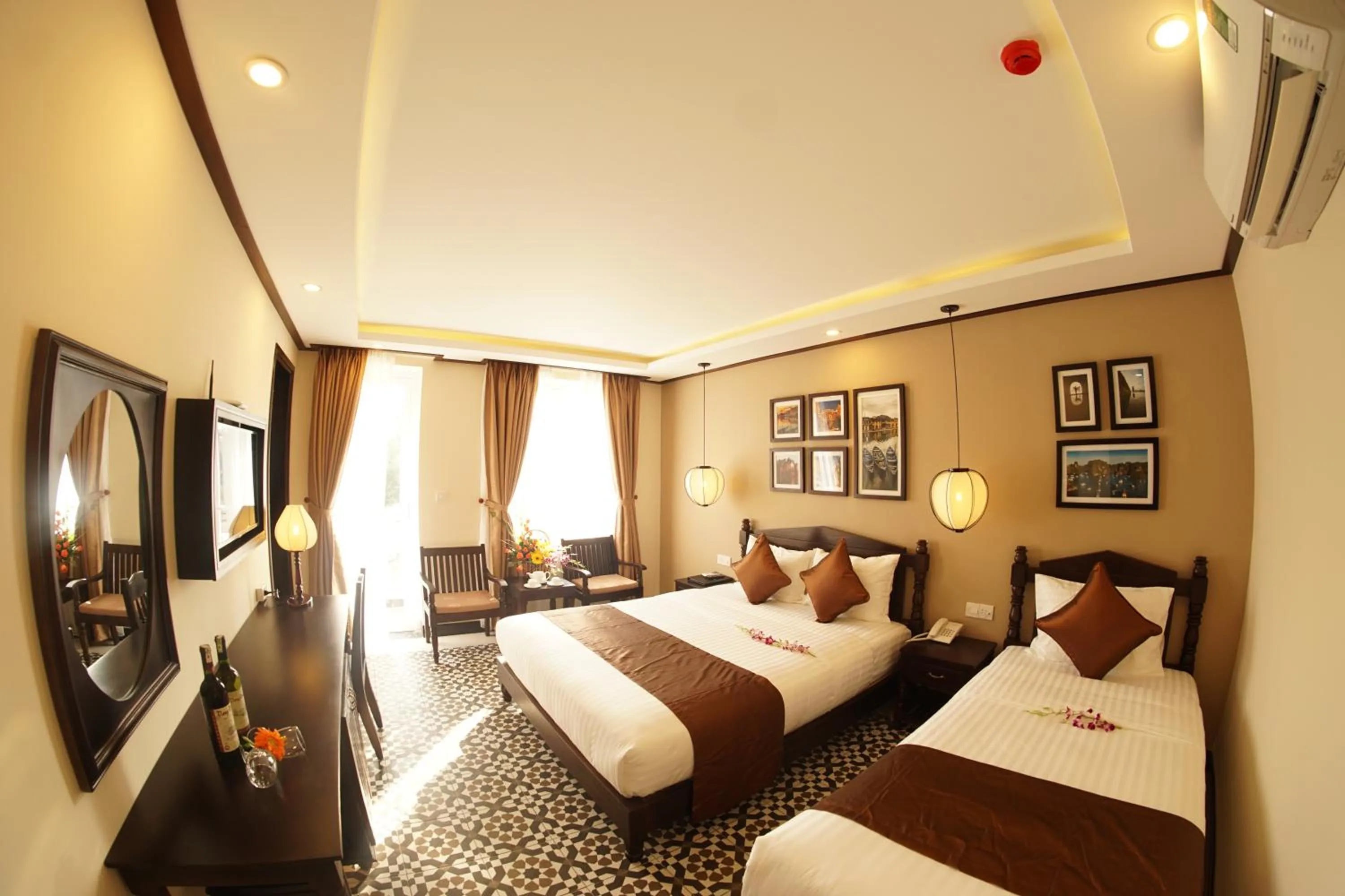 Day in Golden Bell Backpacker Hotel & Pool Bar