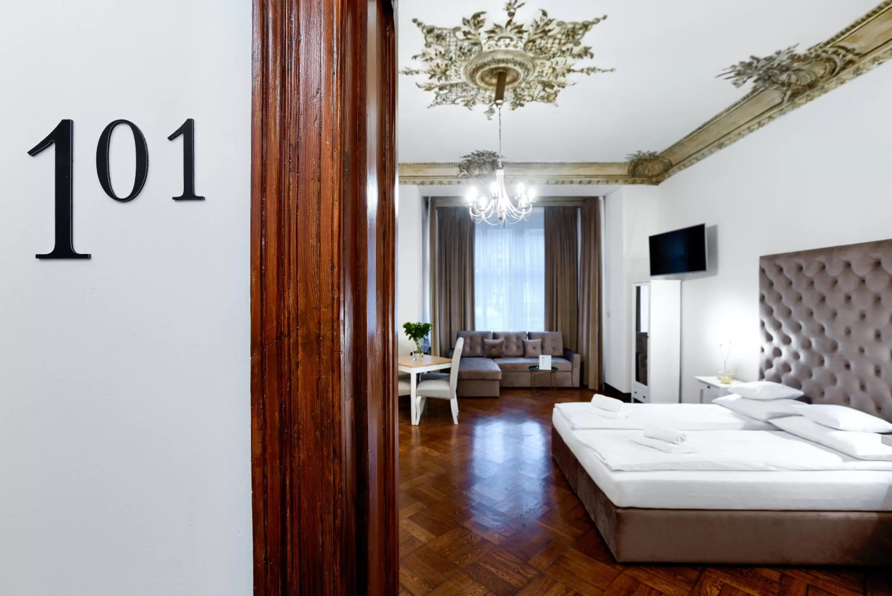 TV and multimedia, Bed in Aparthotel 1899