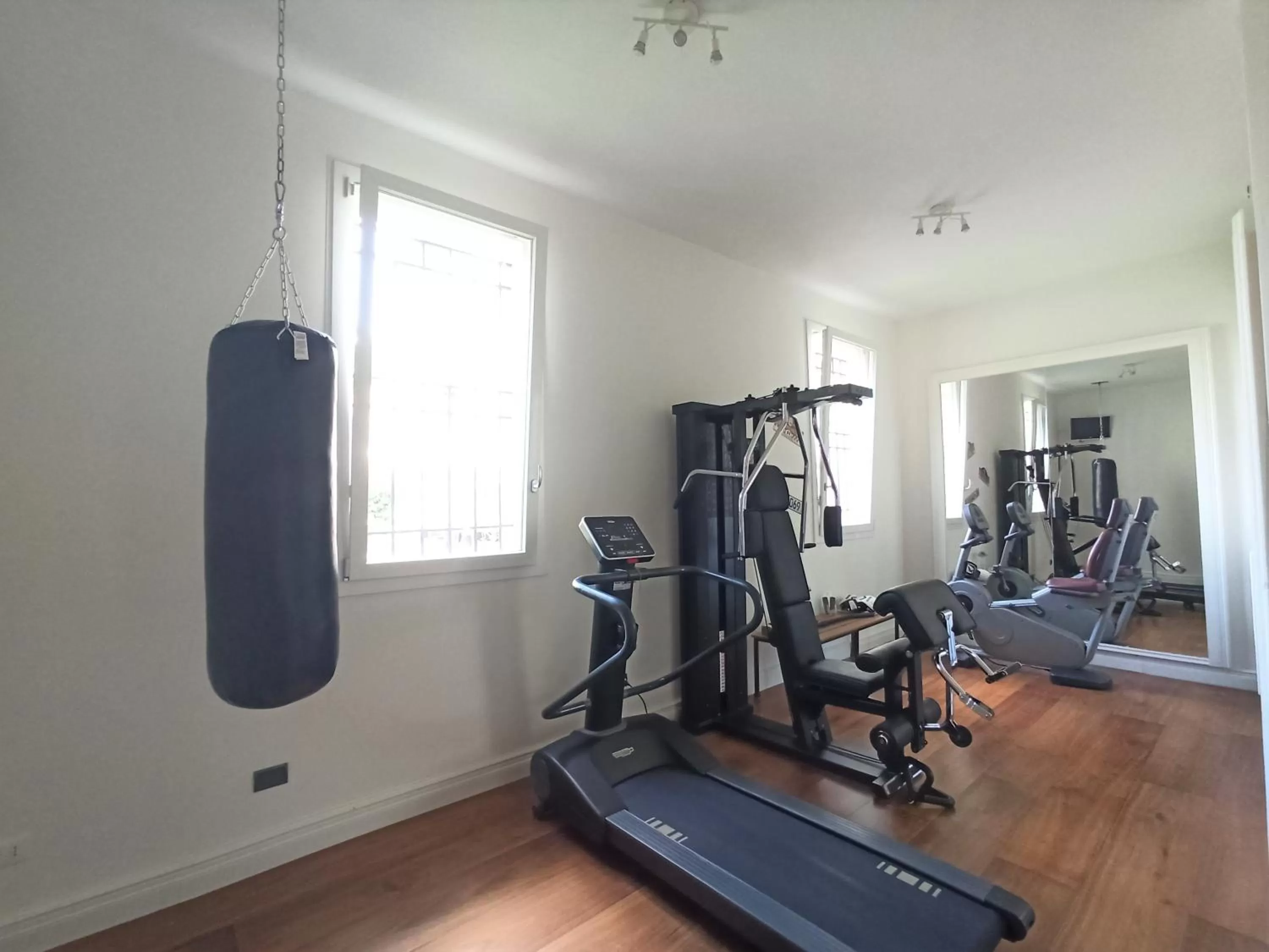 Fitness centre/facilities in Rechigi Park Hotel