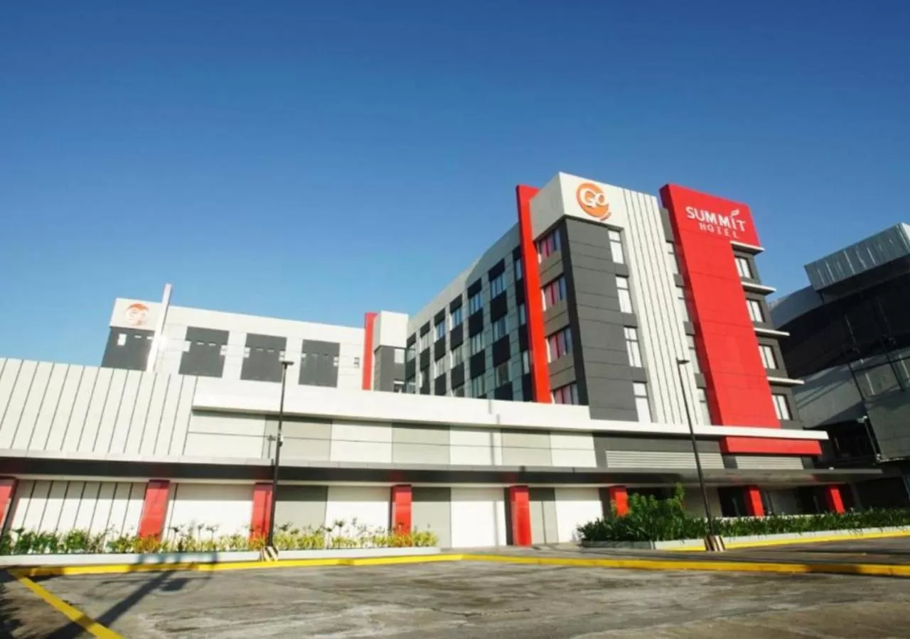 Property building in Go Hotels Plus Naga