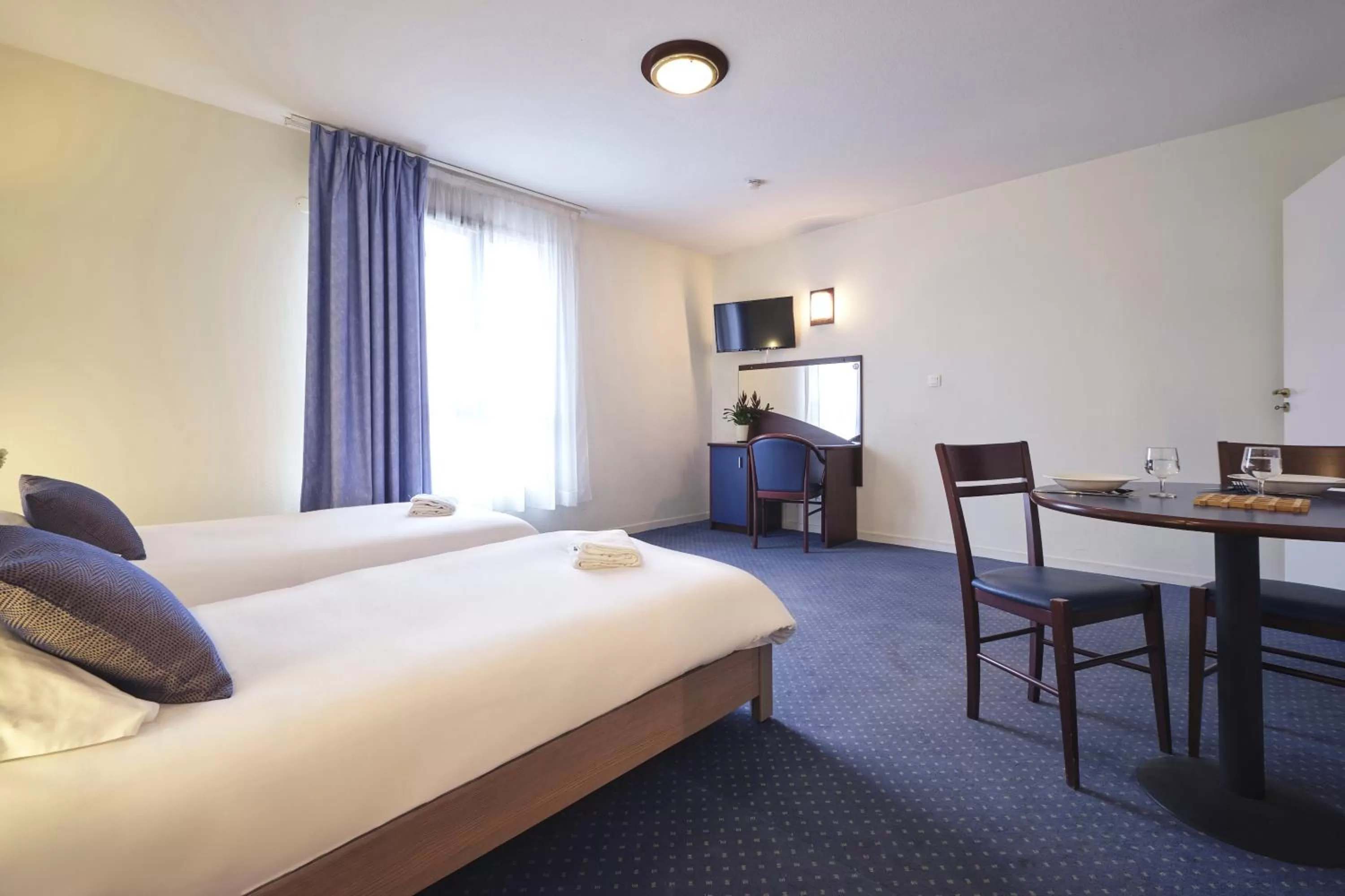 Photo of the whole room, Bed in Comfort Aparthotel Carcassonne